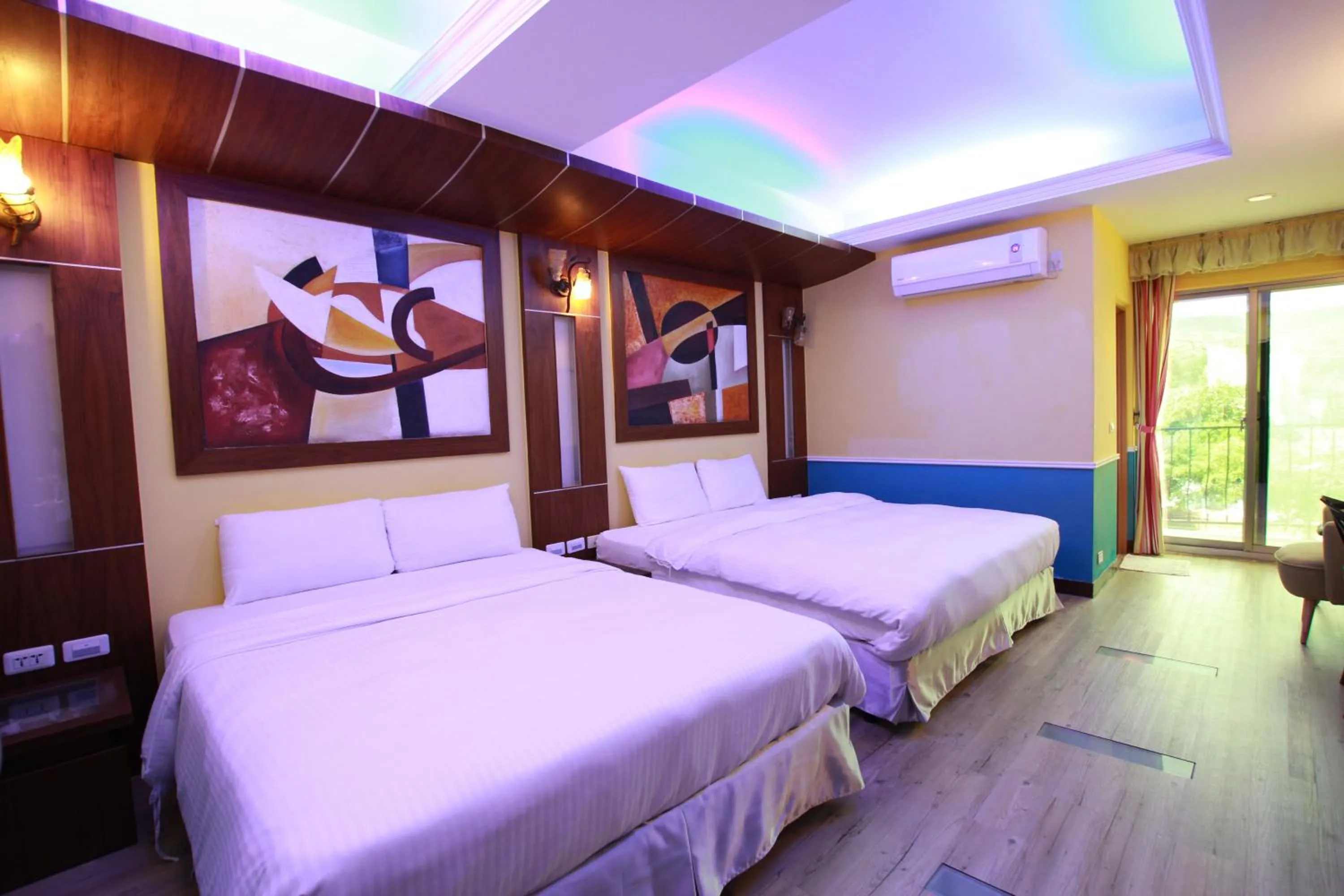 Photo of the whole room, Bed in Seashell Bay 墾丁貝殼灣