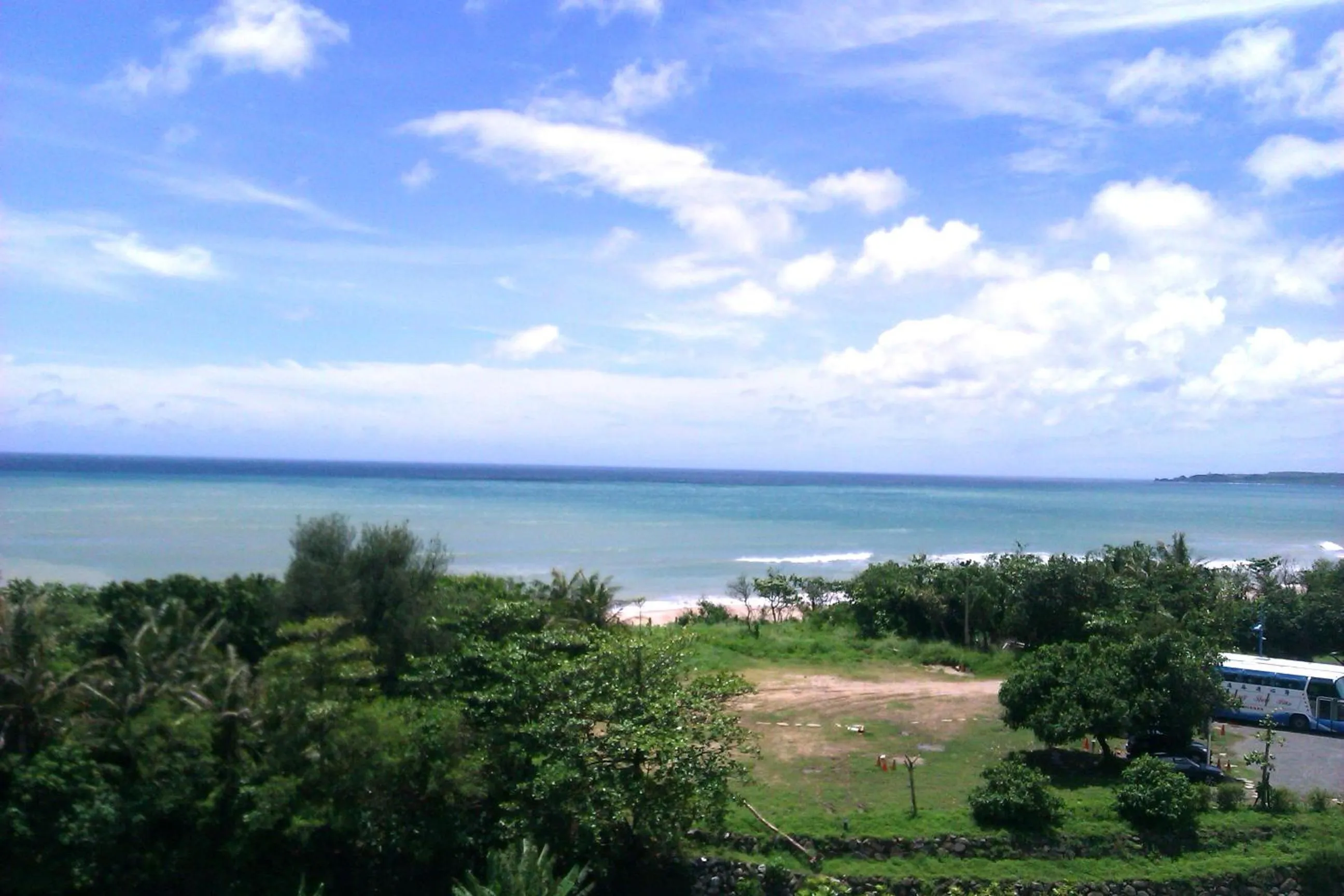 Beach in Seashell Bay 墾丁貝殼灣
