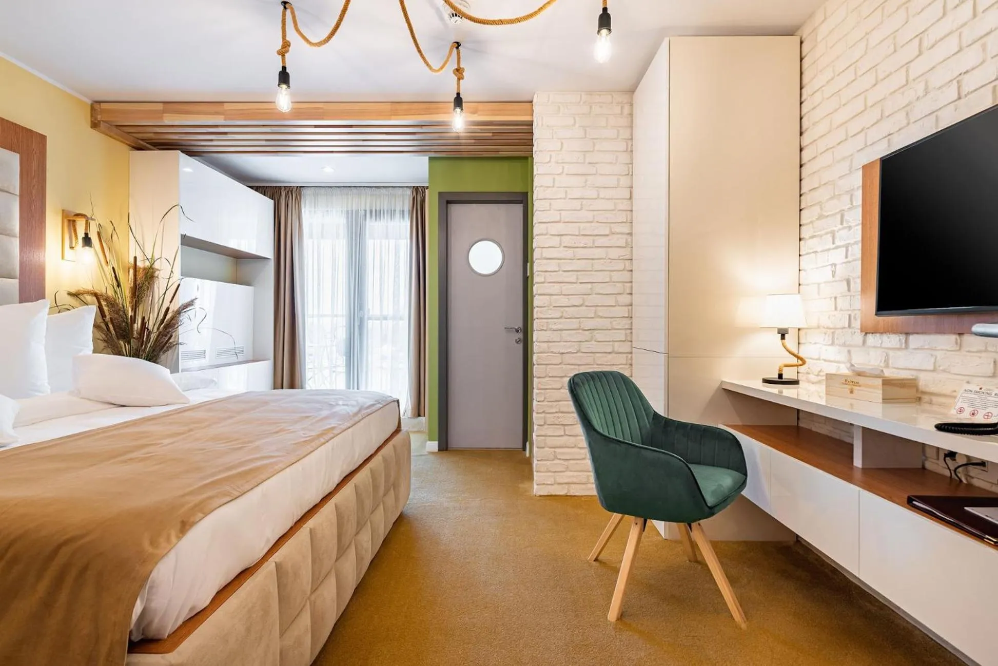 Bed in Razelm Luxury Resort