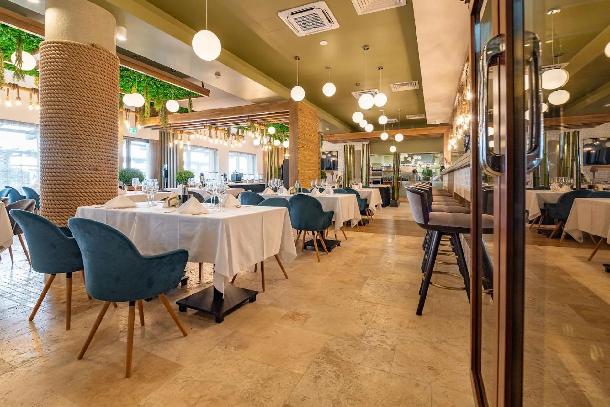 Restaurant/places to eat in Razelm Luxury Resort