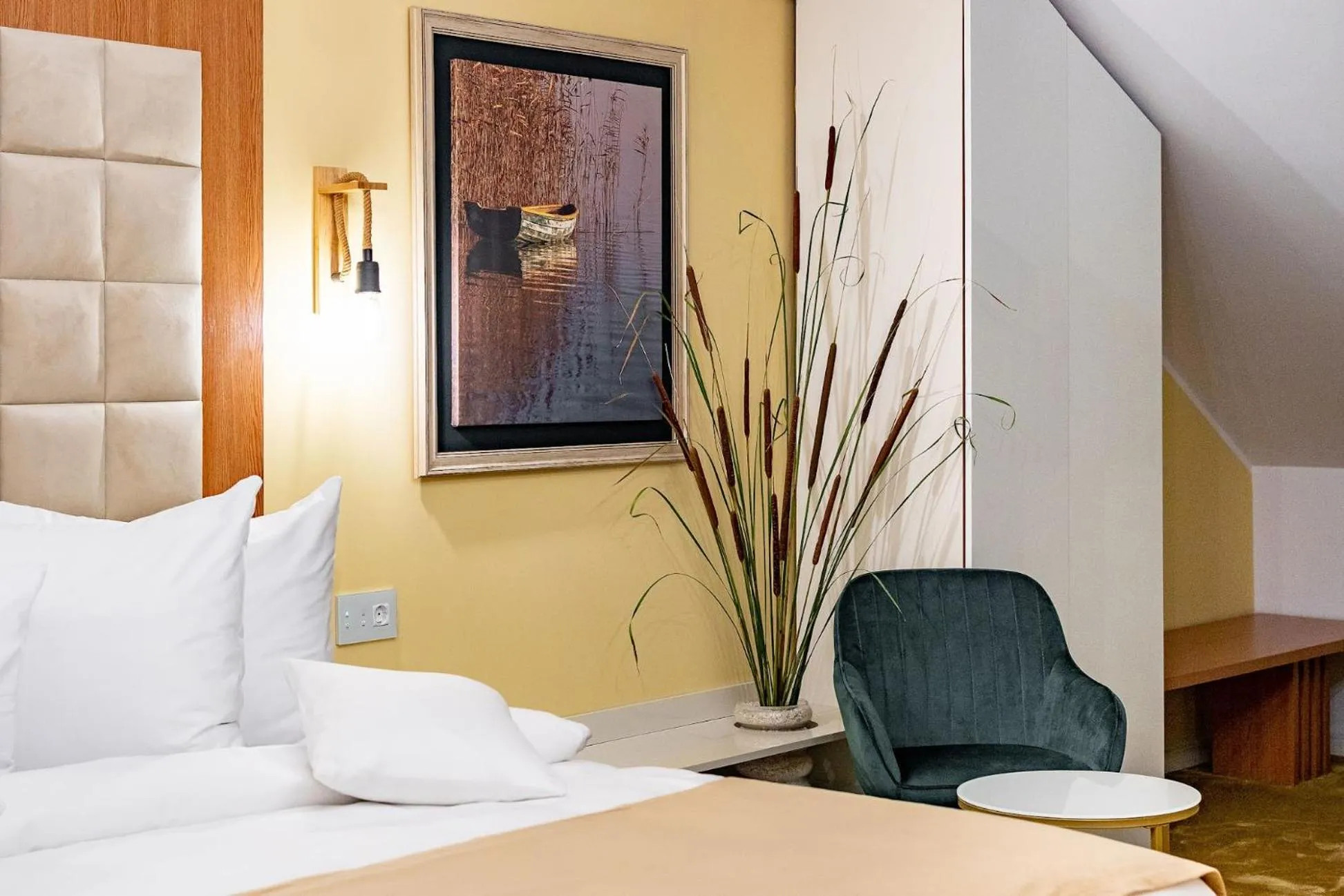 Bed in Razelm Luxury Resort