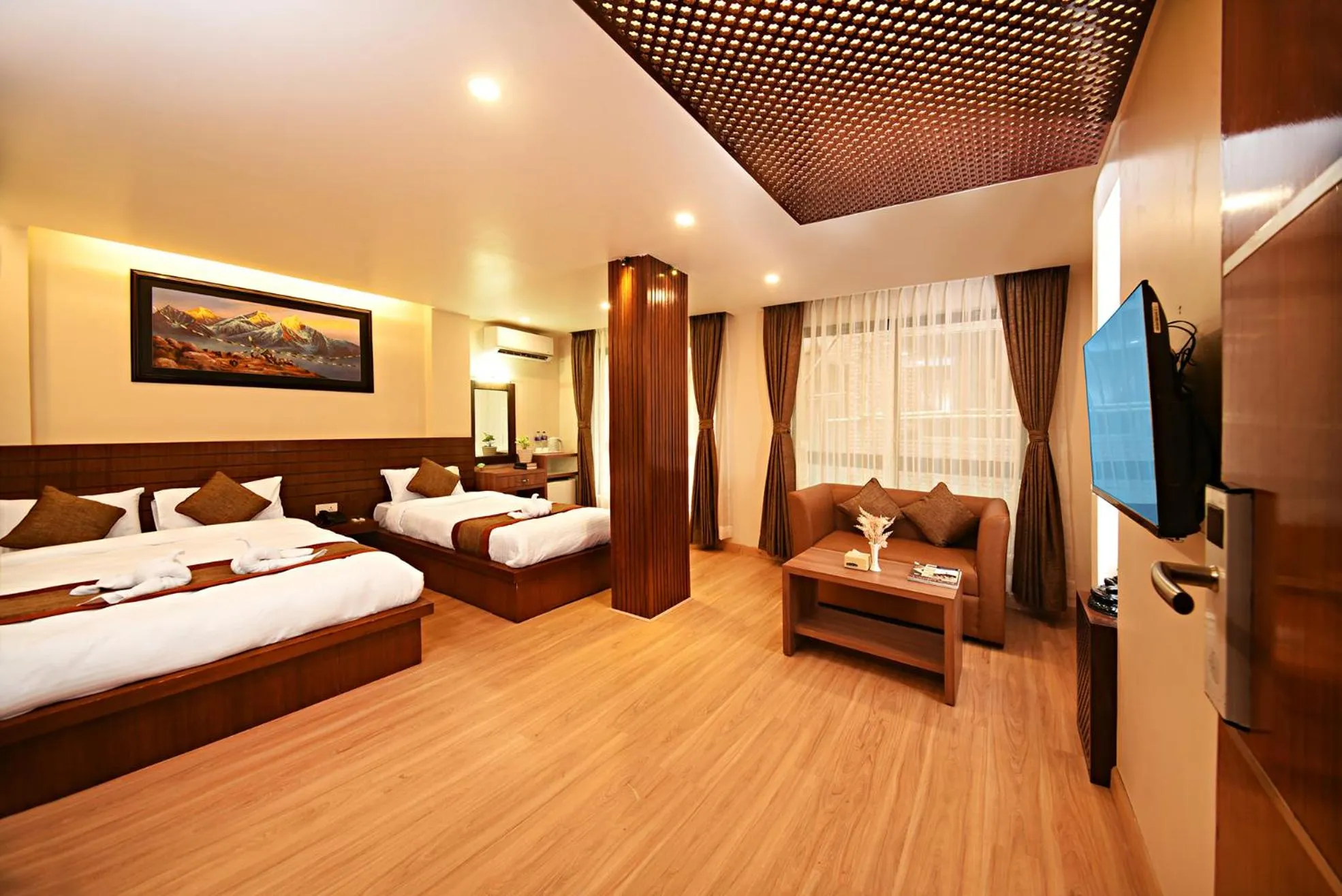 Shower, Bed in Capital Boutique Hotel