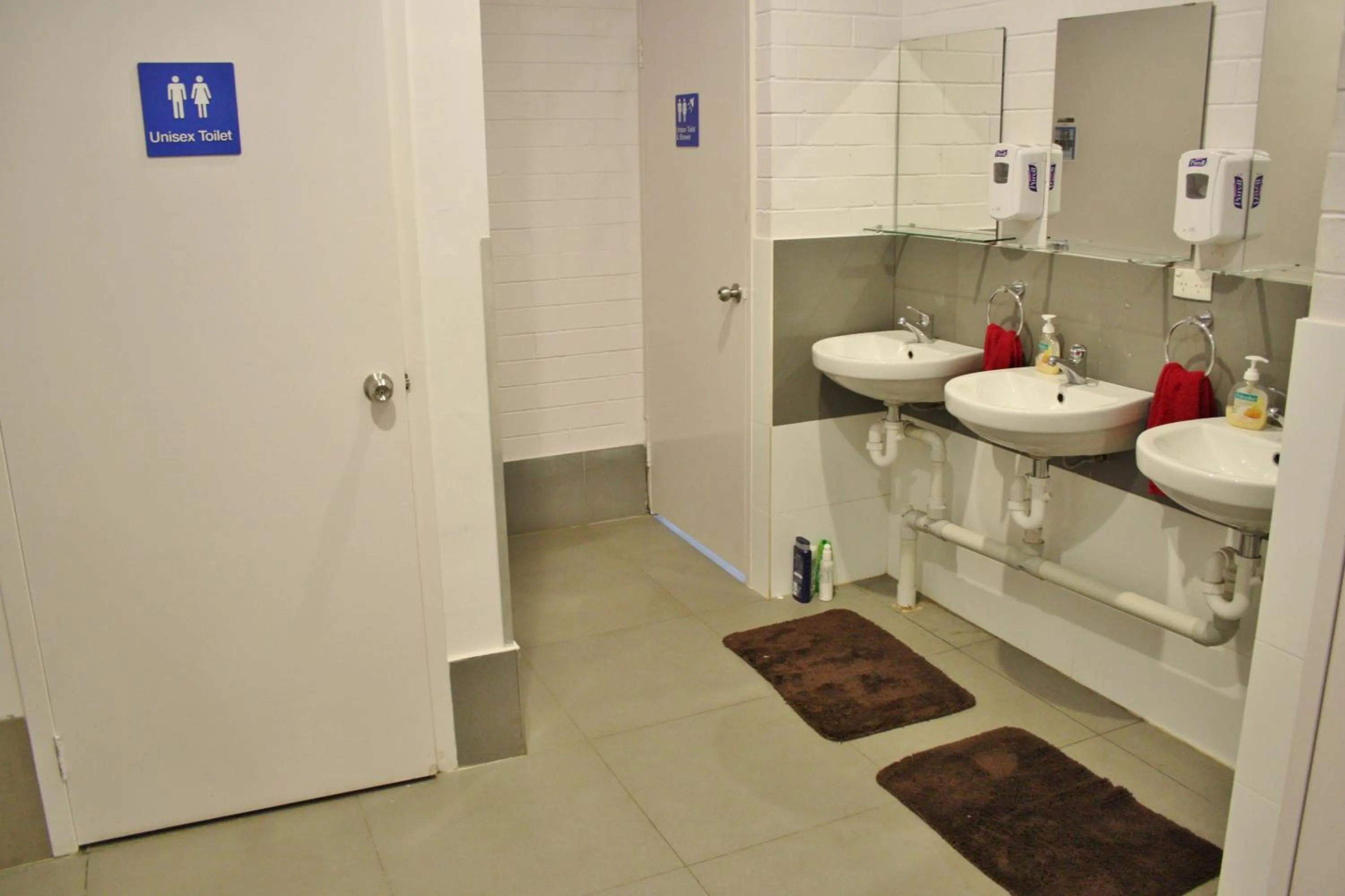 Area and facilities in Quokka Backpackers Hostel Perth - note - Valid passport required to check in