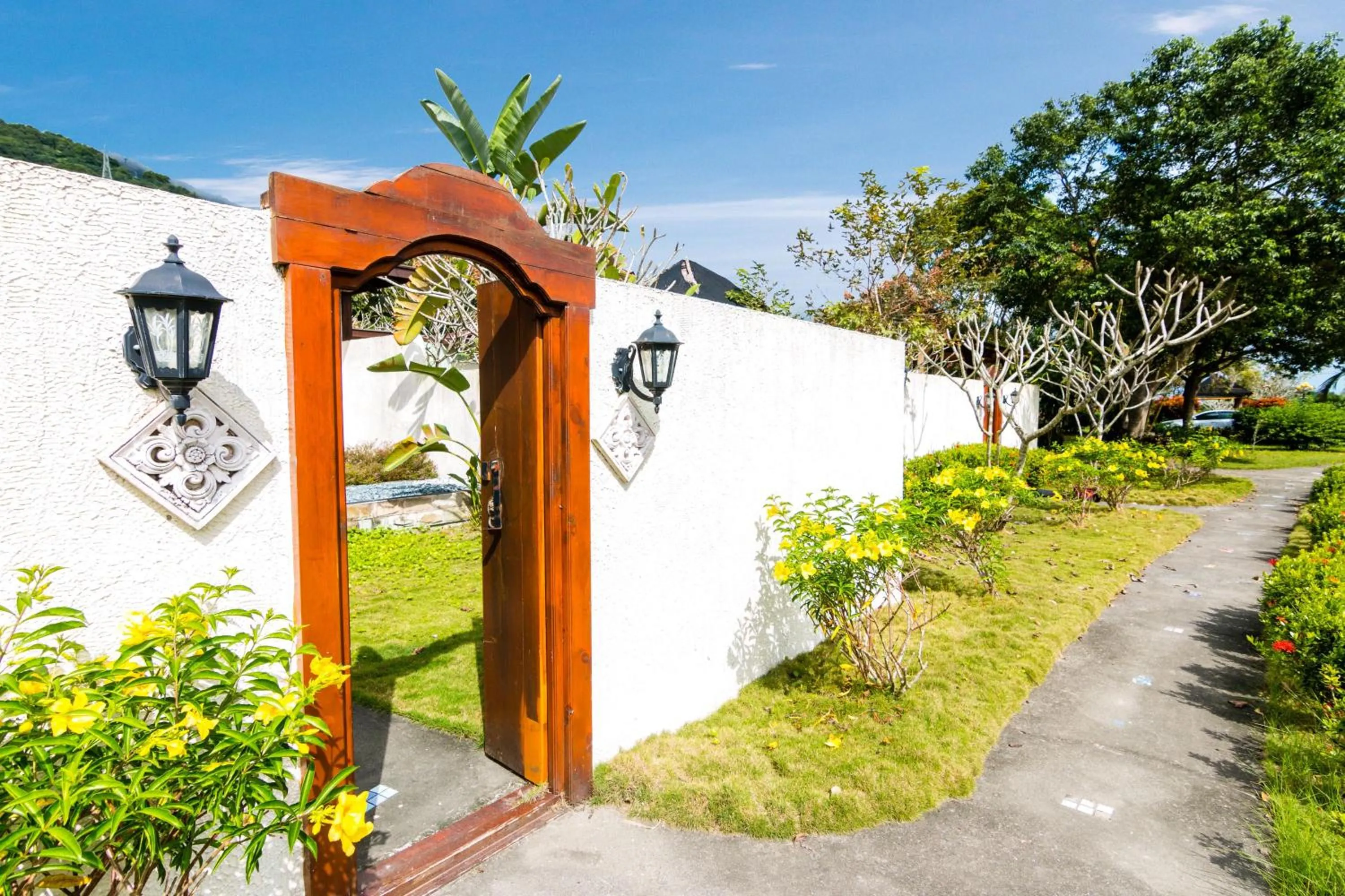 Facade/entrance in Bali Lover