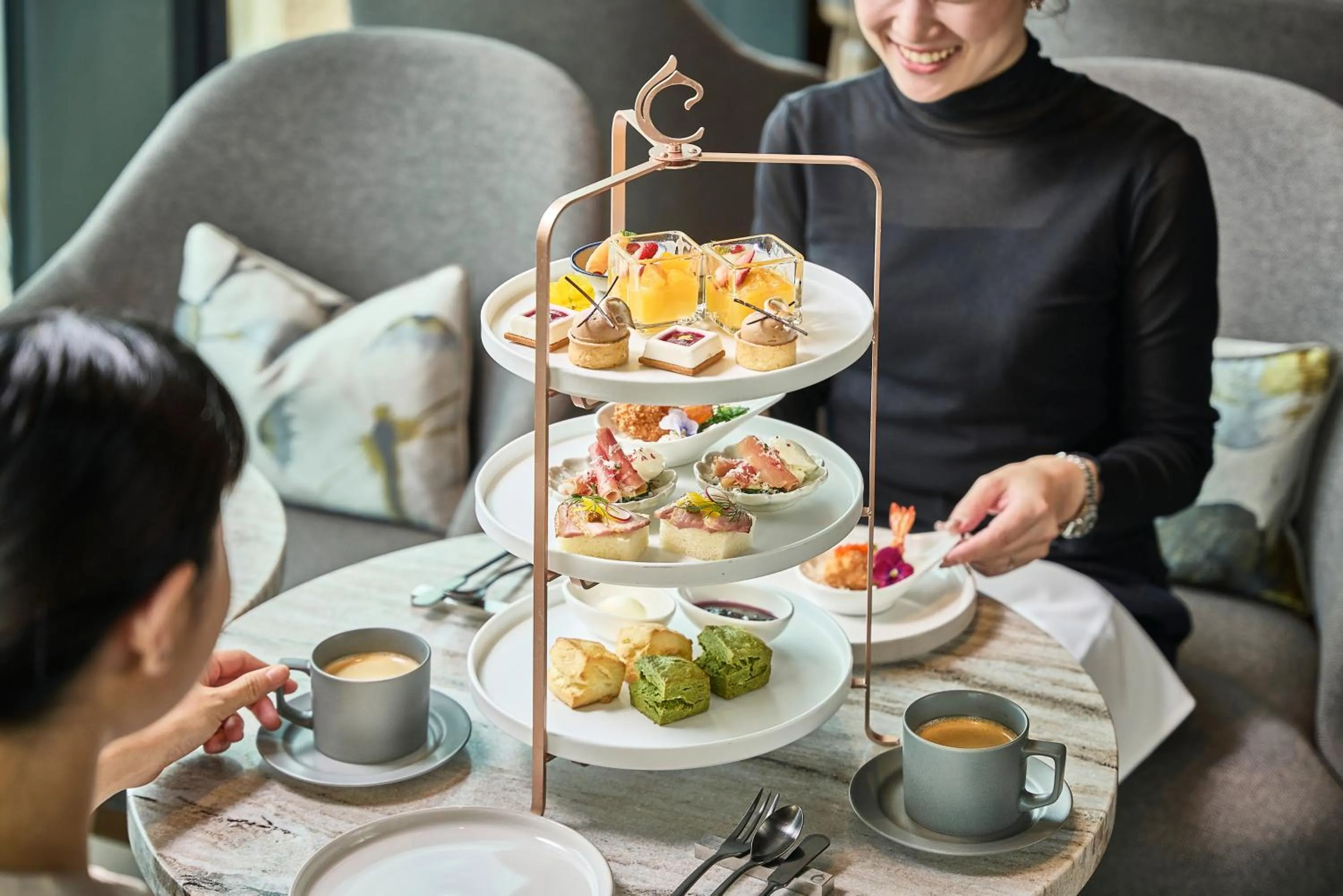 Lounge or bar in Centara Grand Hotel Osaka