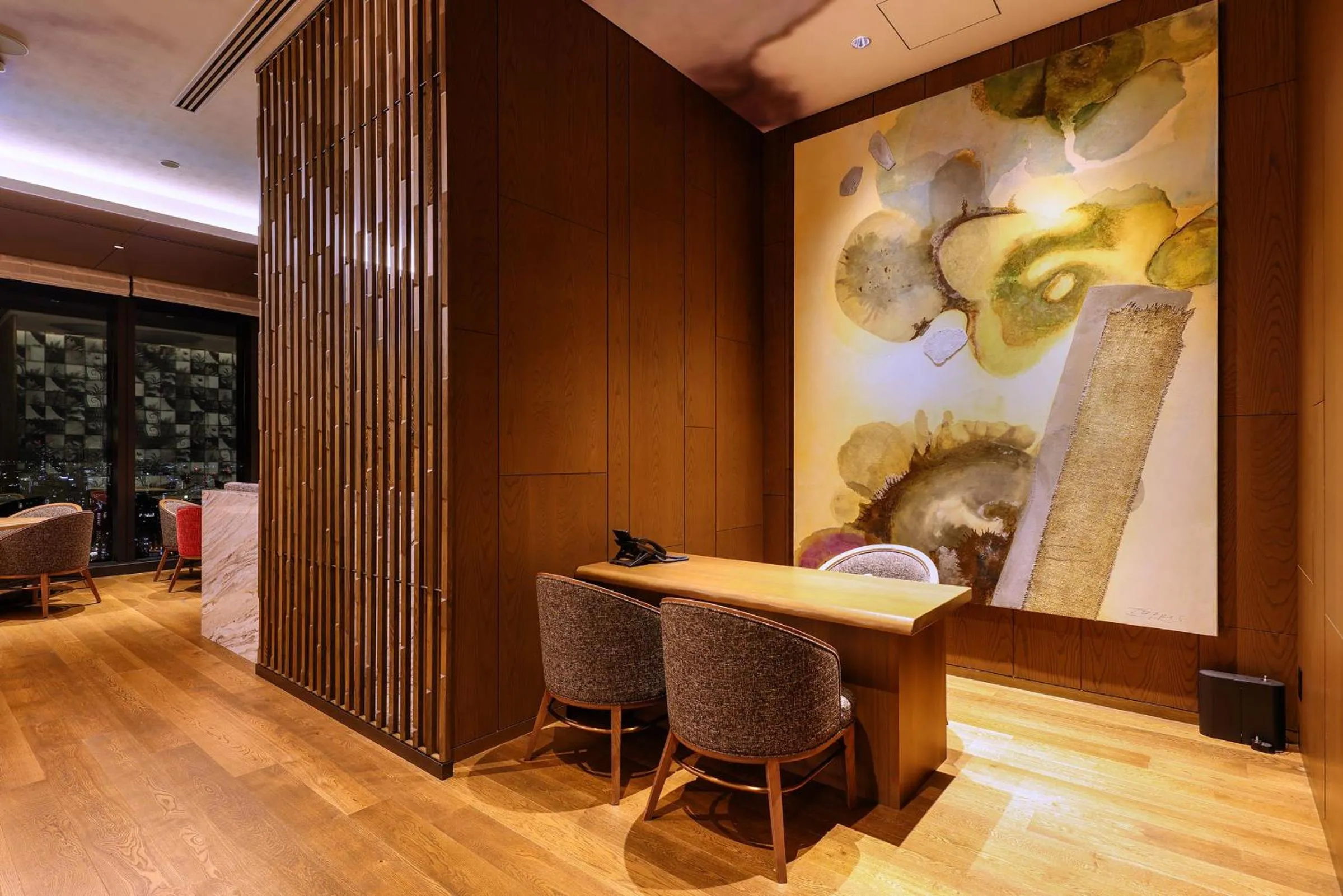 Lounge or bar in Centara Grand Hotel Osaka