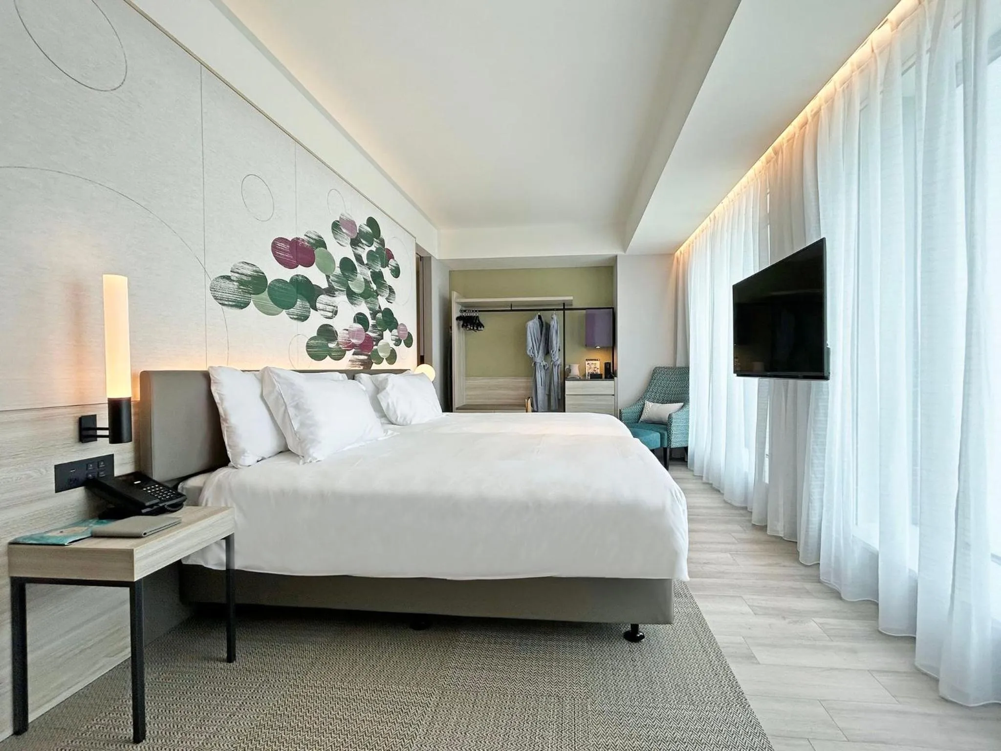 Photo of the whole room, Bed in Centara Grand Hotel Osaka