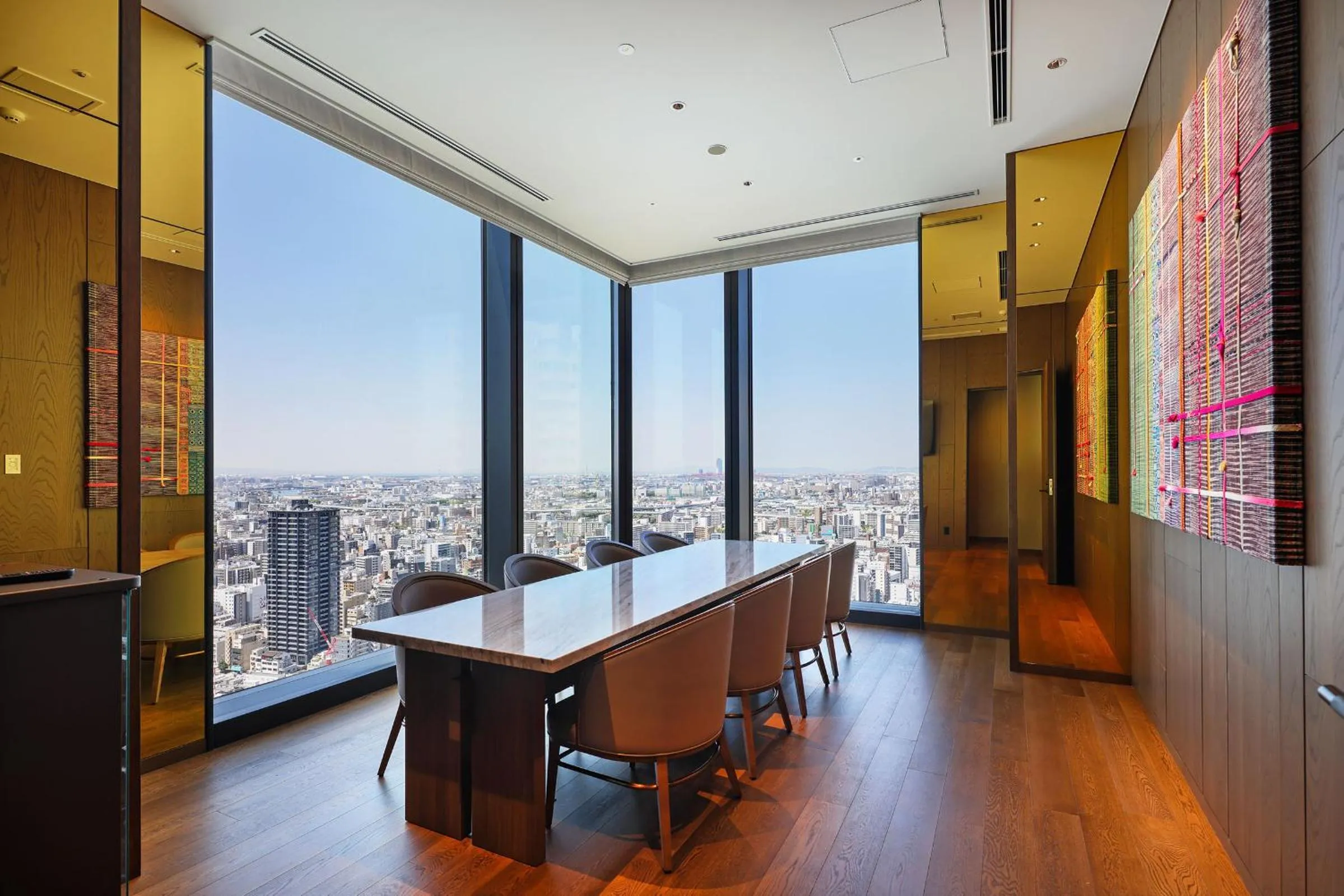 Lounge or bar in Centara Grand Hotel Osaka