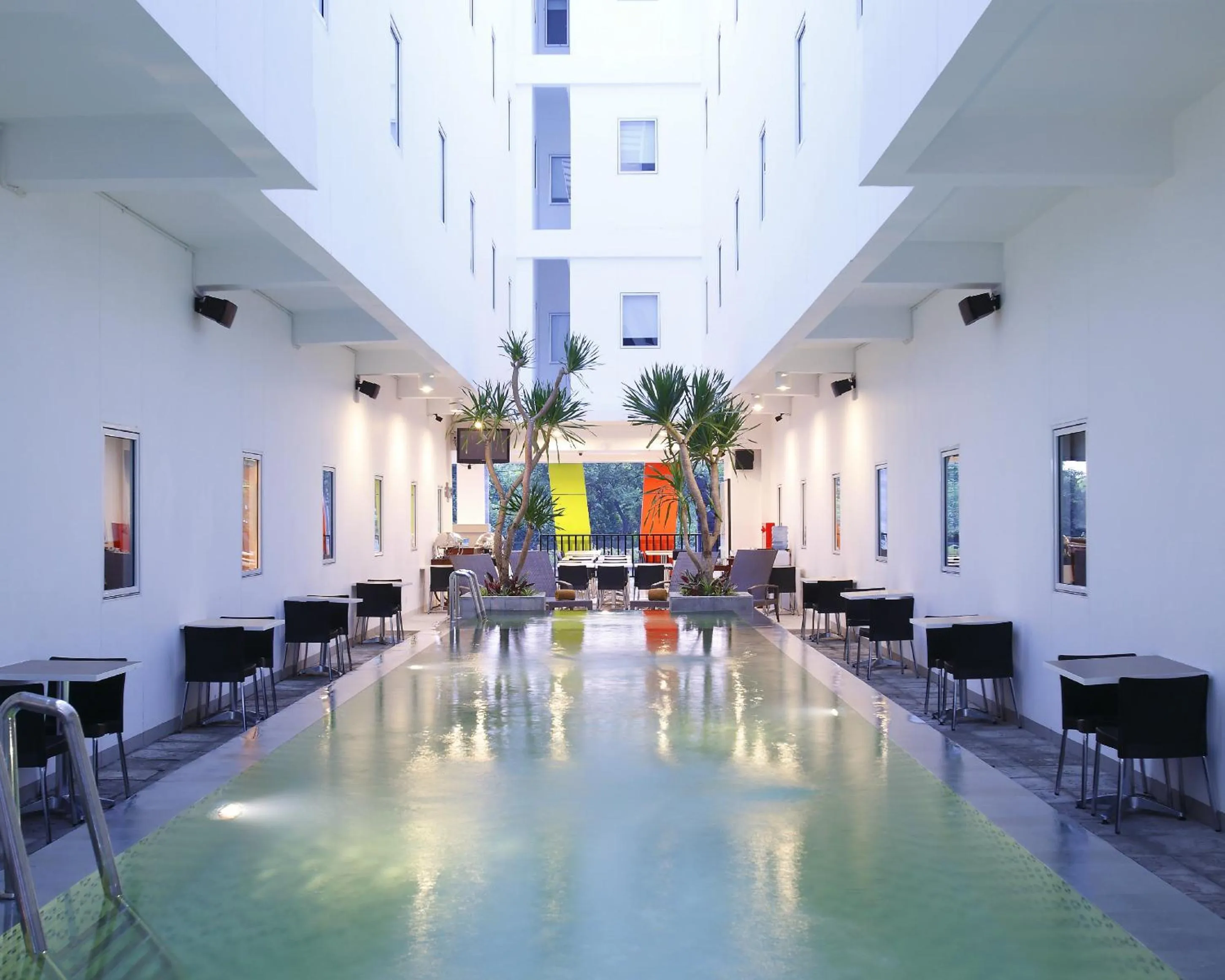Swimming pool in Amaris Hotel Sunset Road - Bali