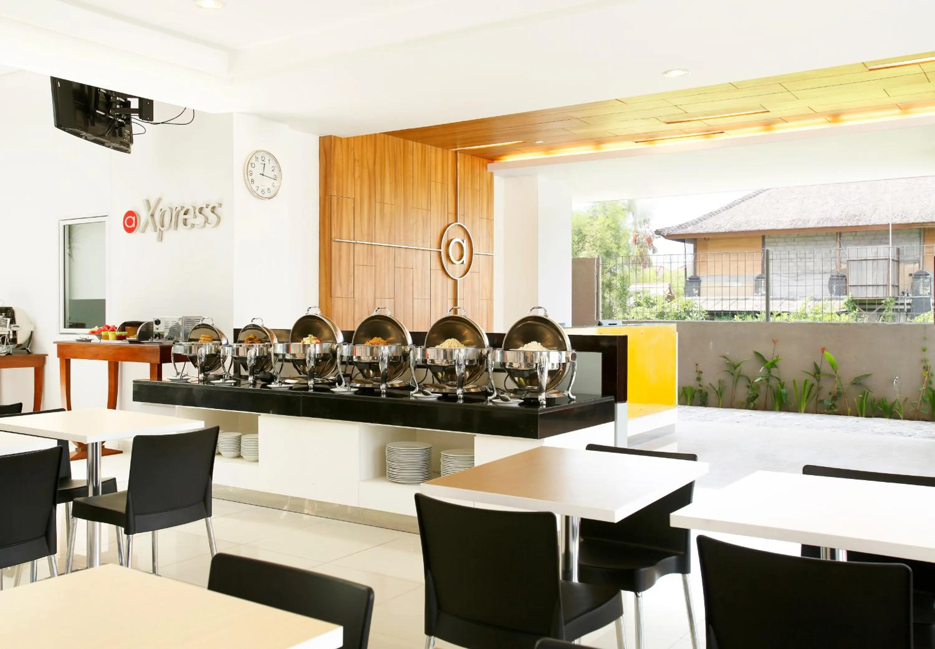Restaurant/places to eat in Amaris Hotel Sunset Road - Bali