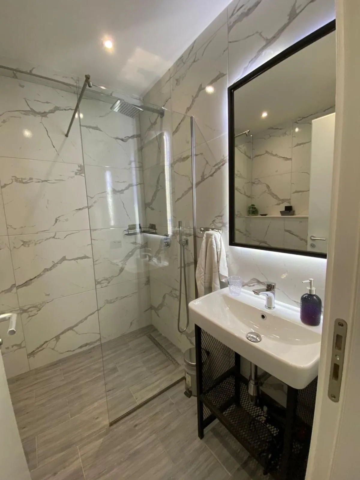 Bathroom in Peaky Hotel