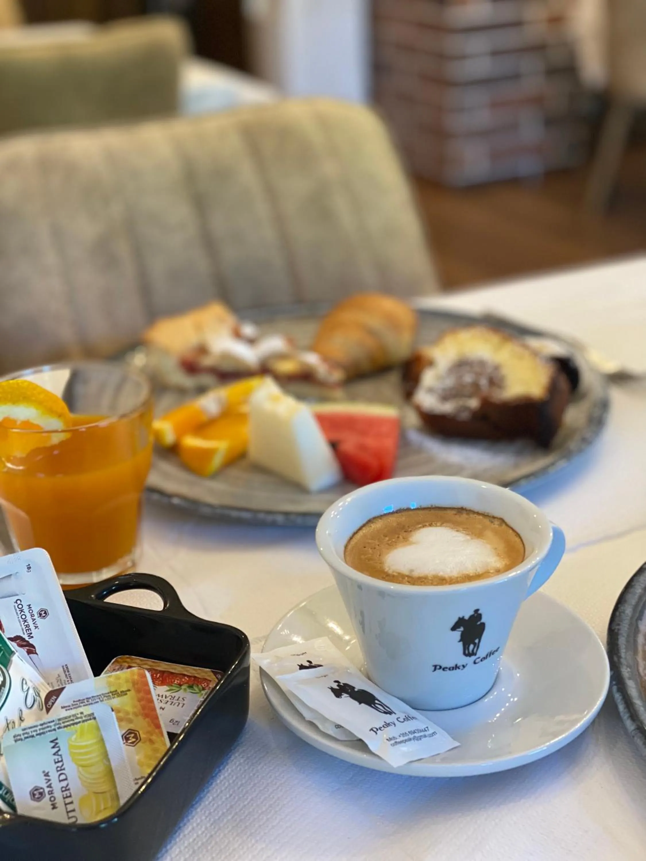 Breakfast in Peaky Hotel