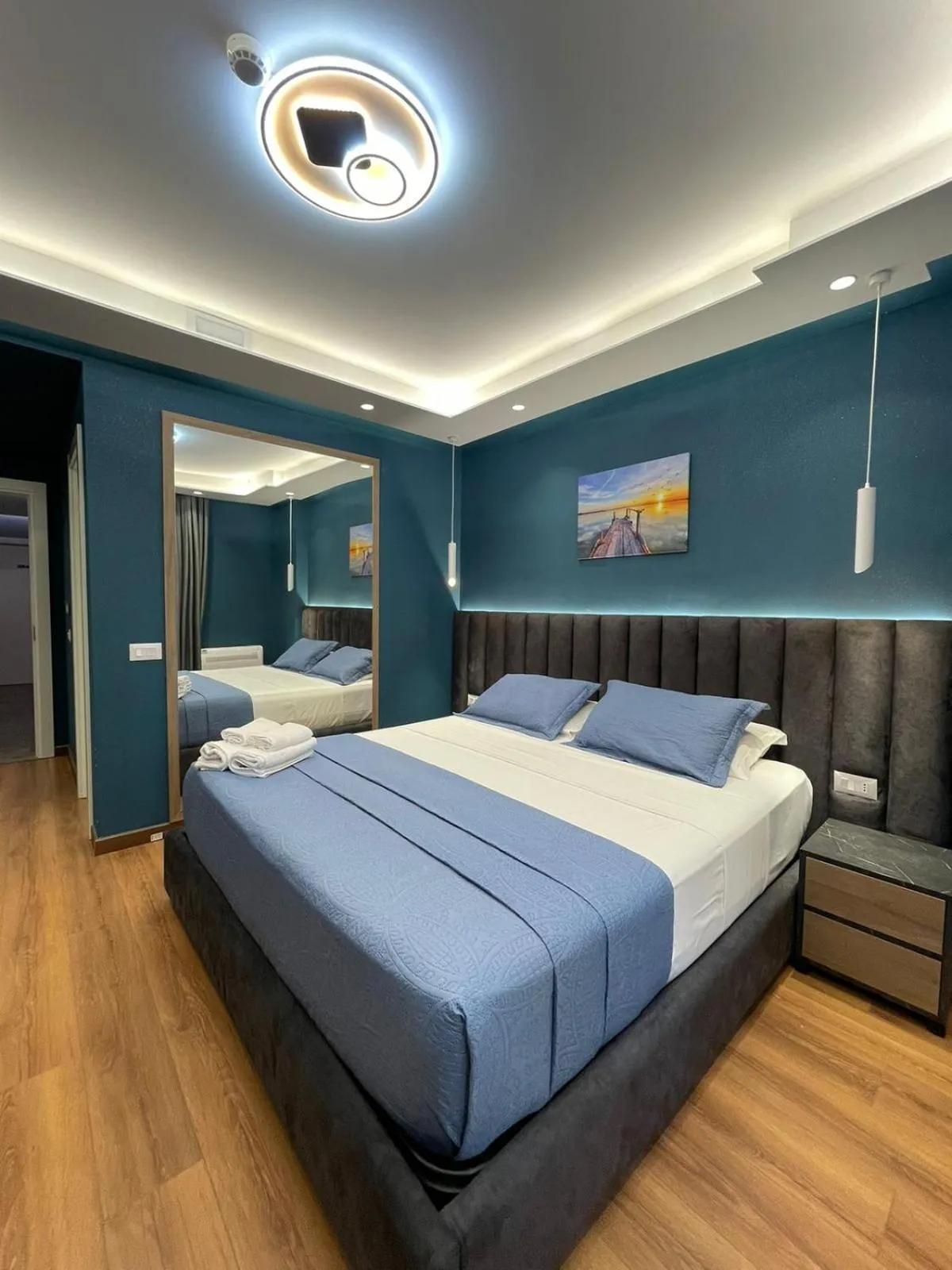 Breakfast, Bed in Peaky Hotel