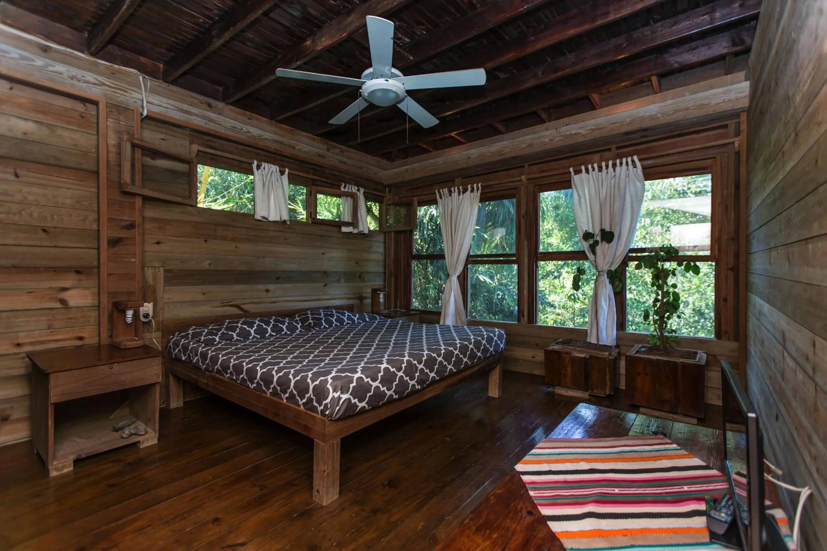 Bedroom, Bed in Roatan Bed & Breakfast Apartments