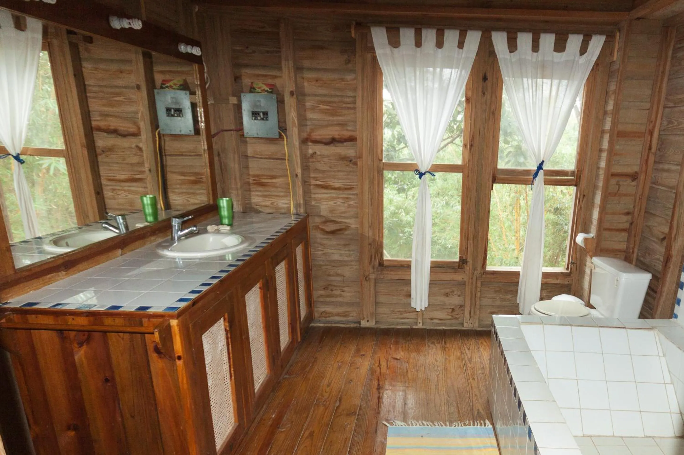 Bathroom in Roatan Bed & Breakfast Apartments