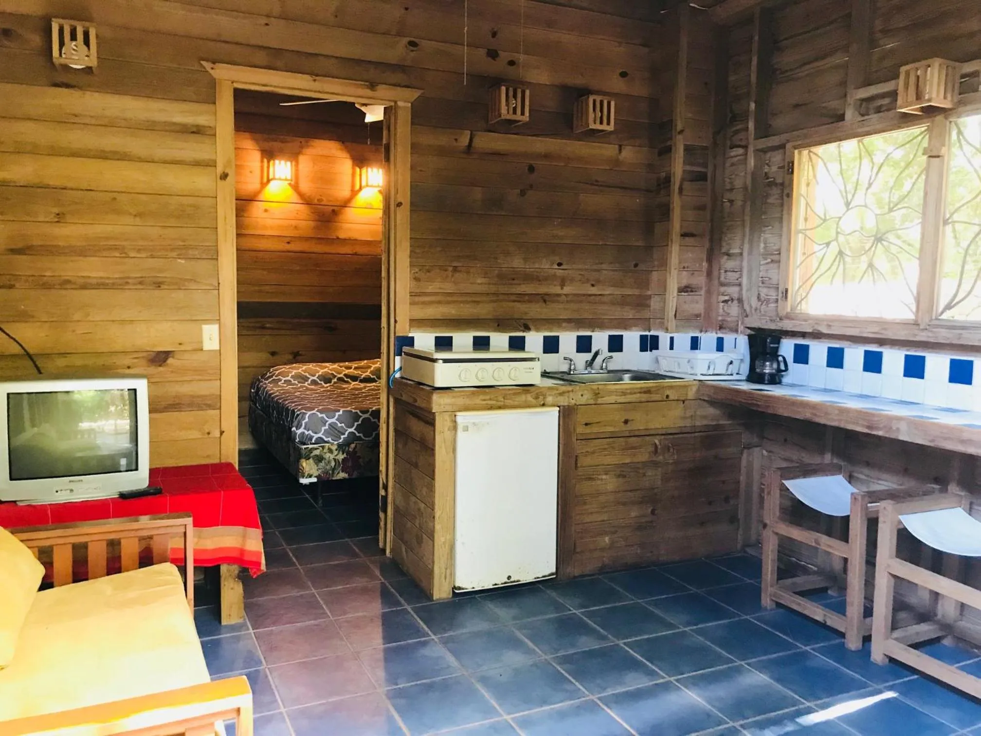 Kitchen or kitchenette in Roatan Bed & Breakfast Apartments