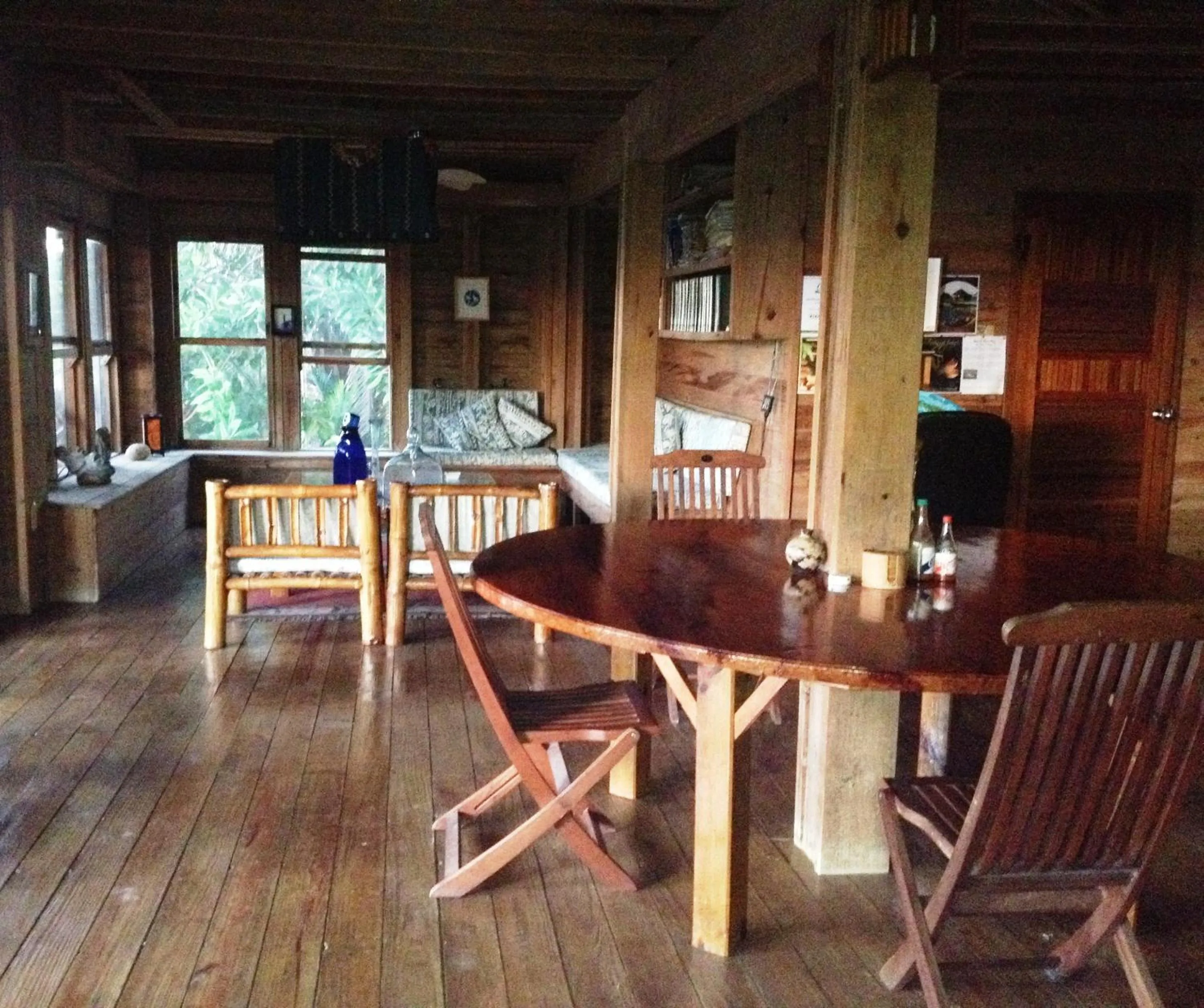 Dining area in Roatan Bed & Breakfast Apartments