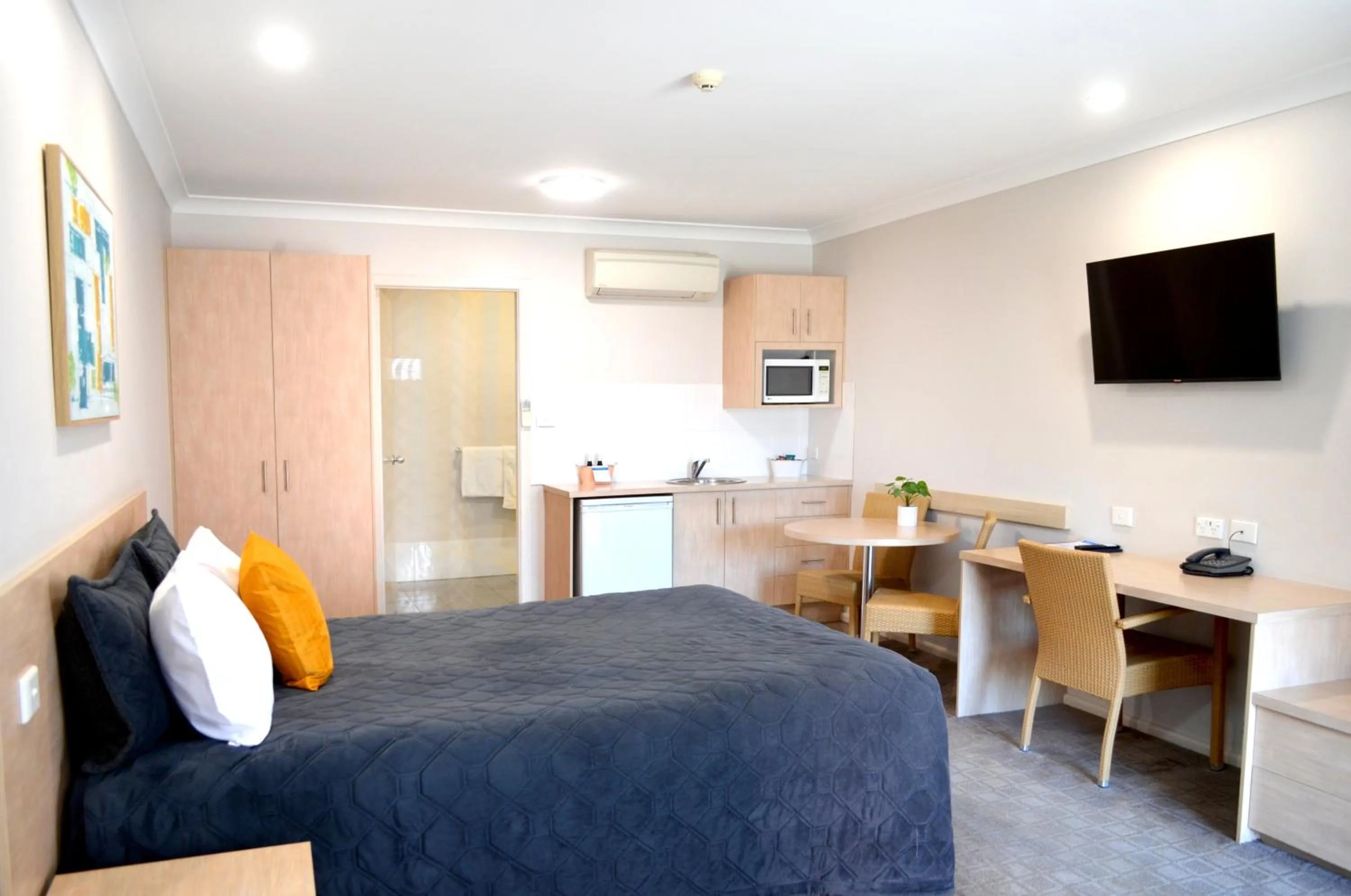 Bedroom, Bed in Mackellar Motel