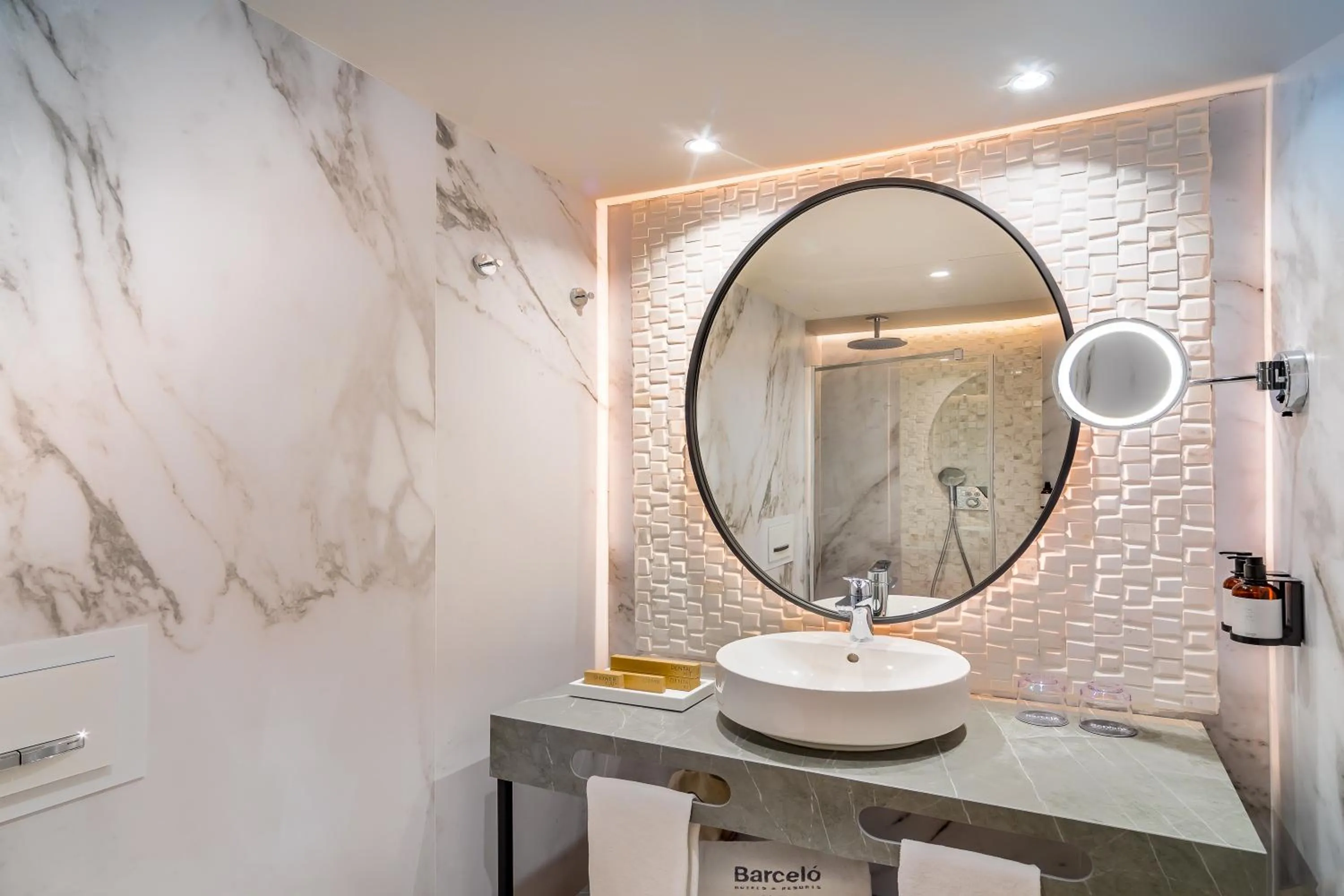 Shower in Barceló Carmen Granada