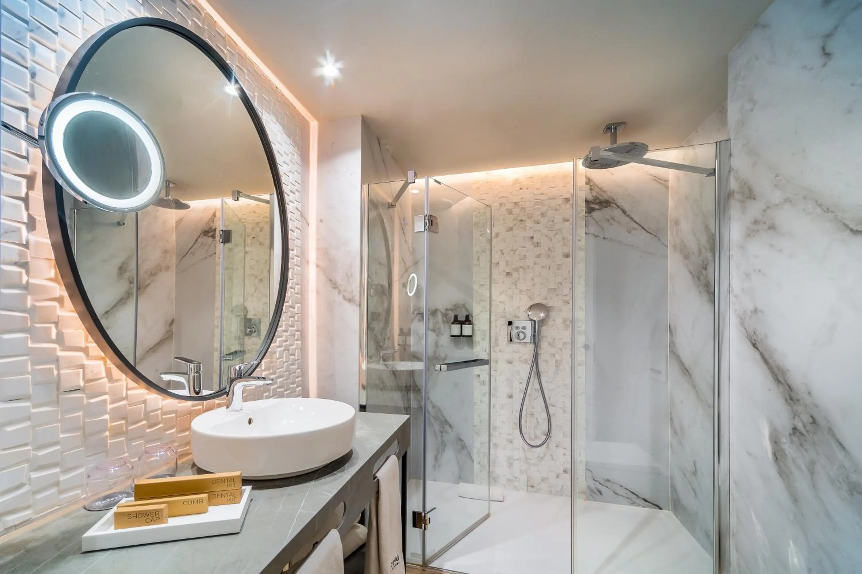 Shower in Barceló Carmen Granada