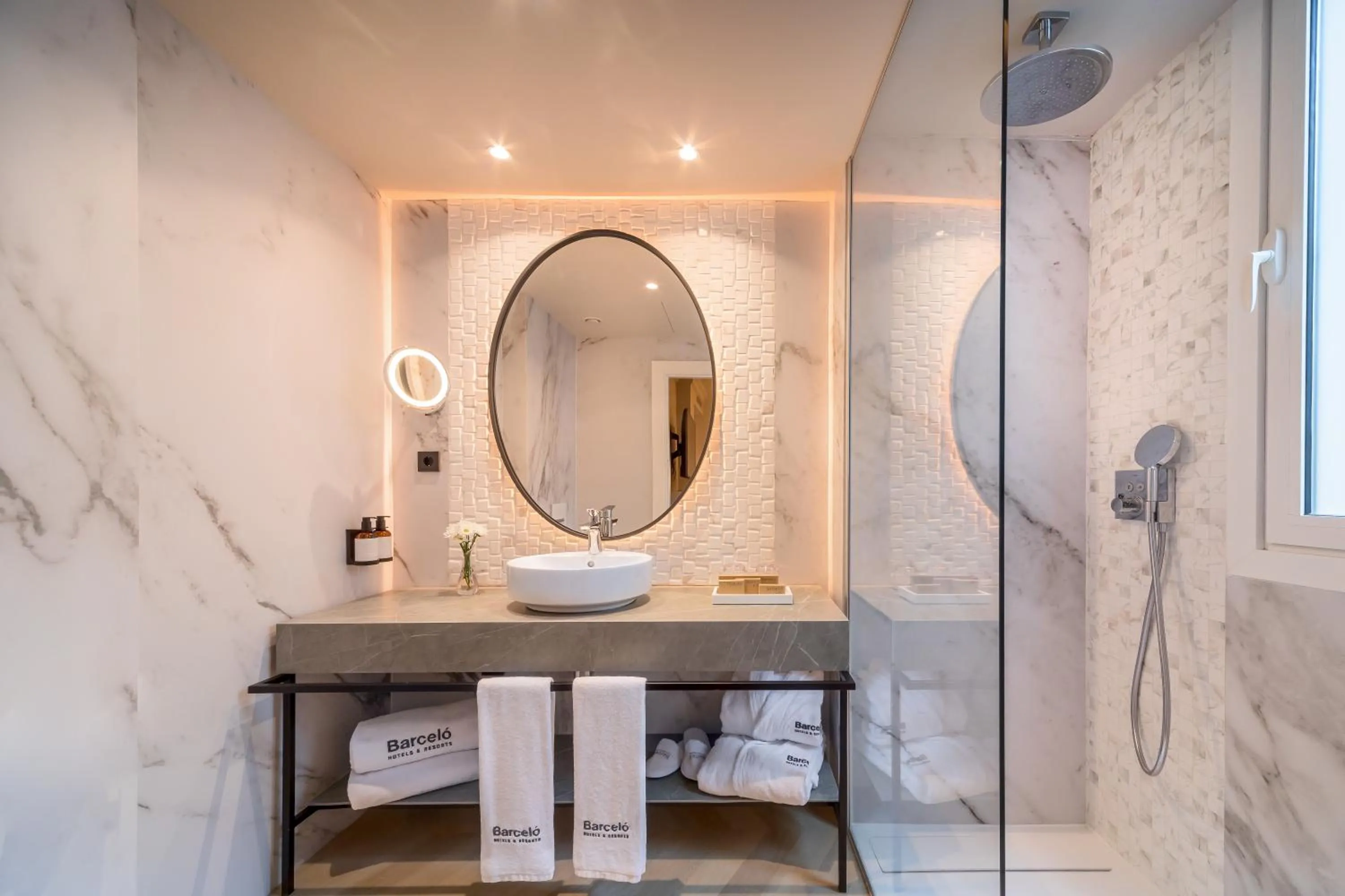 Shower in Barceló Carmen Granada