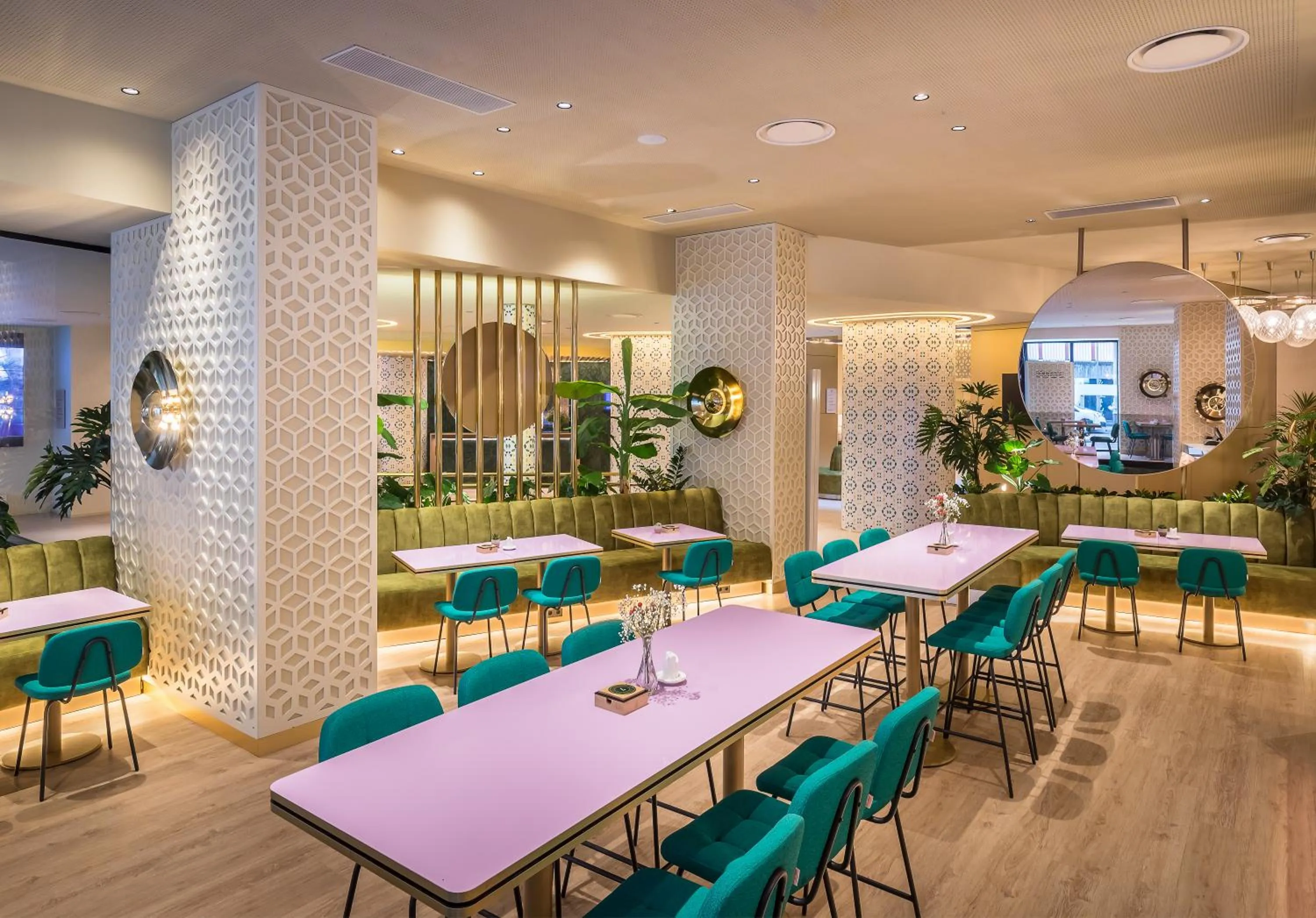 Lounge or bar in Barceló Carmen Granada