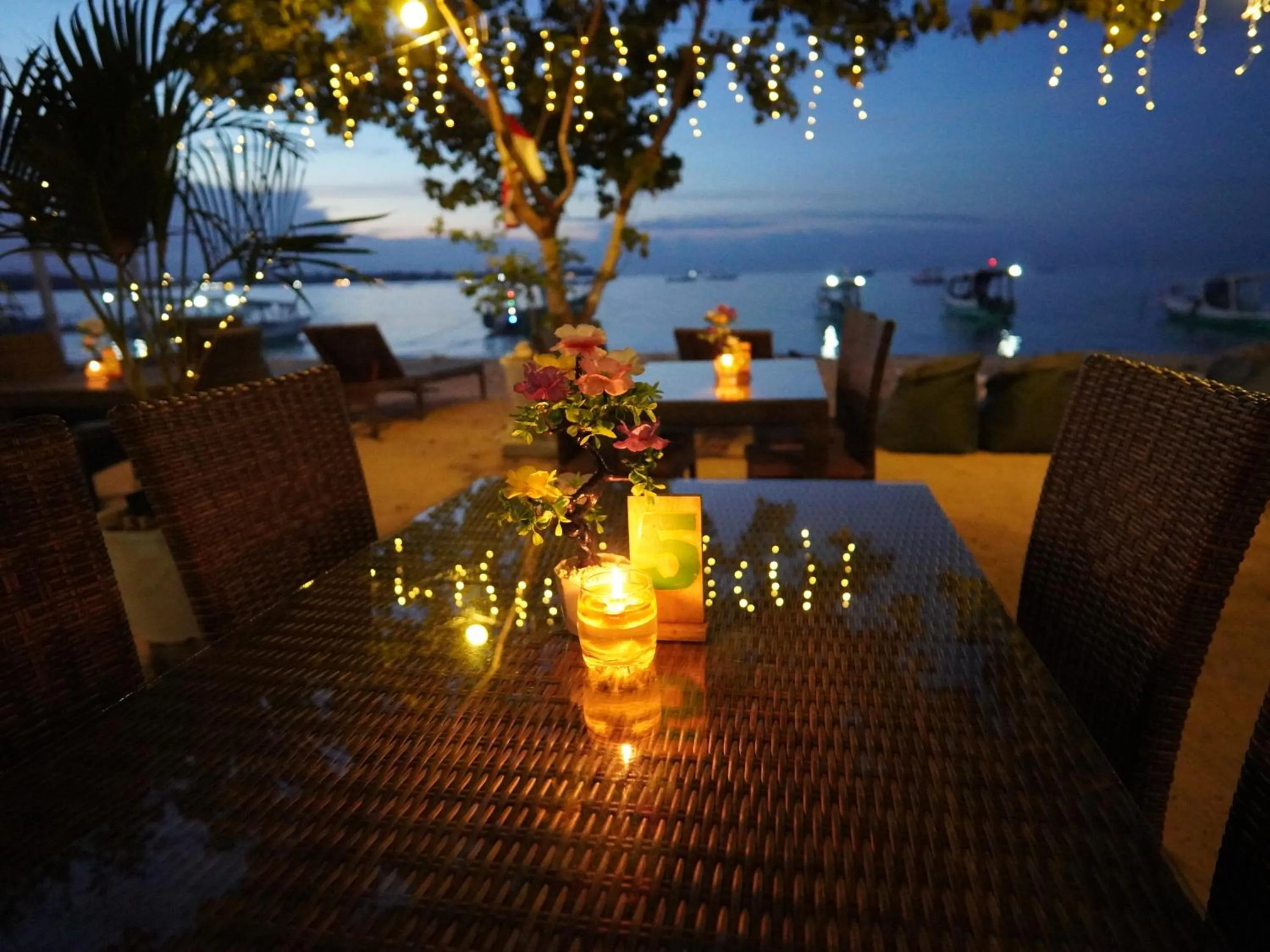 Restaurant/places to eat in Pandan Bungalow