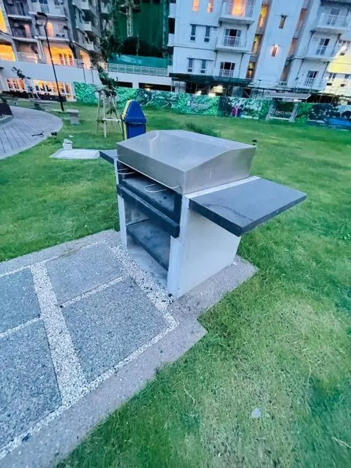 Stylish 1 bedroom condo with pool view and Fast WIFI