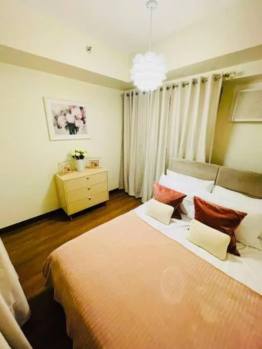Stylish 1 bedroom condo with pool view and Fast WIFI