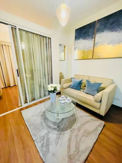 Stylish 1 bedroom condo with pool view and Fast WIFI