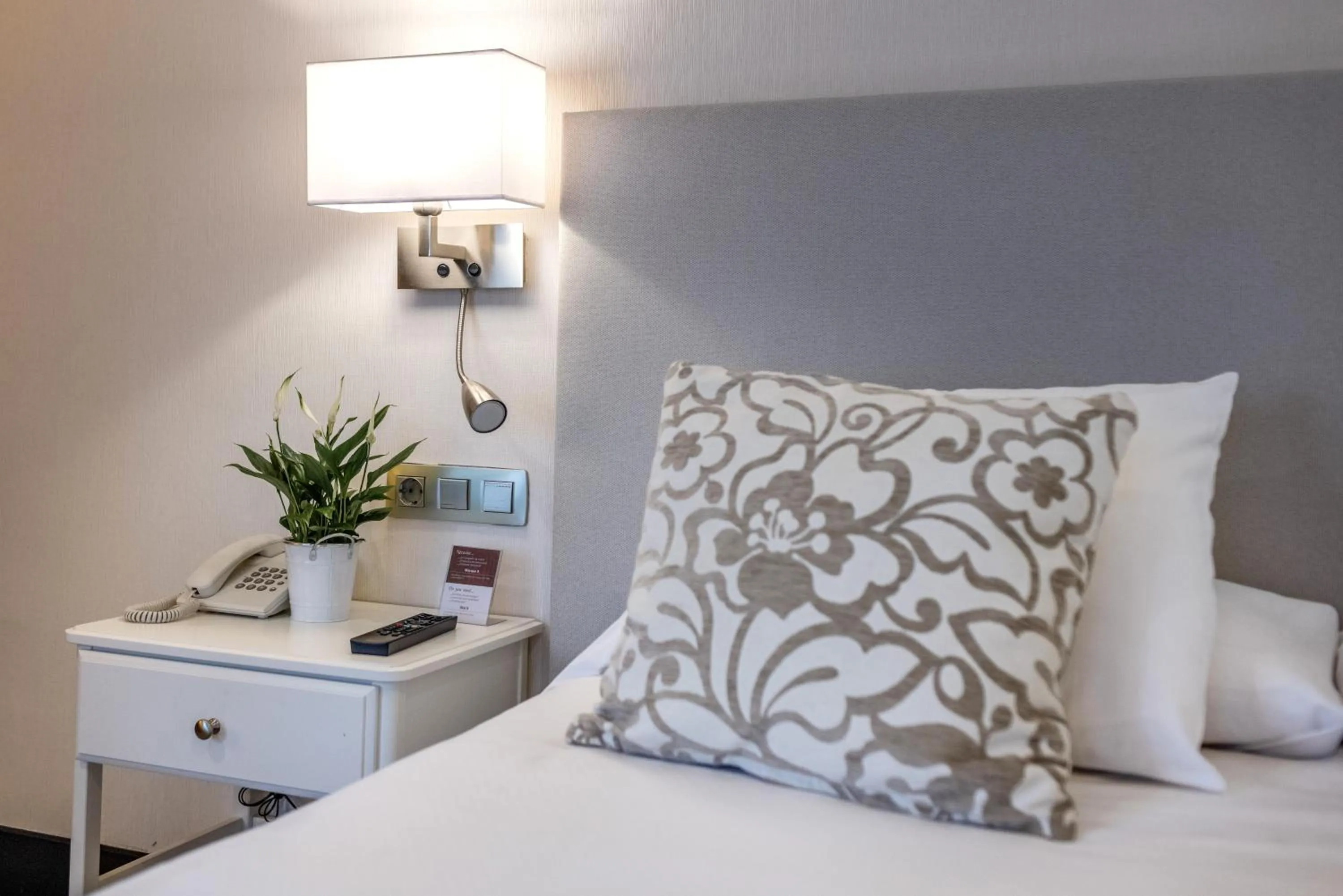 Photo of the whole room, Bed in Hotel Monasterio Benedictino