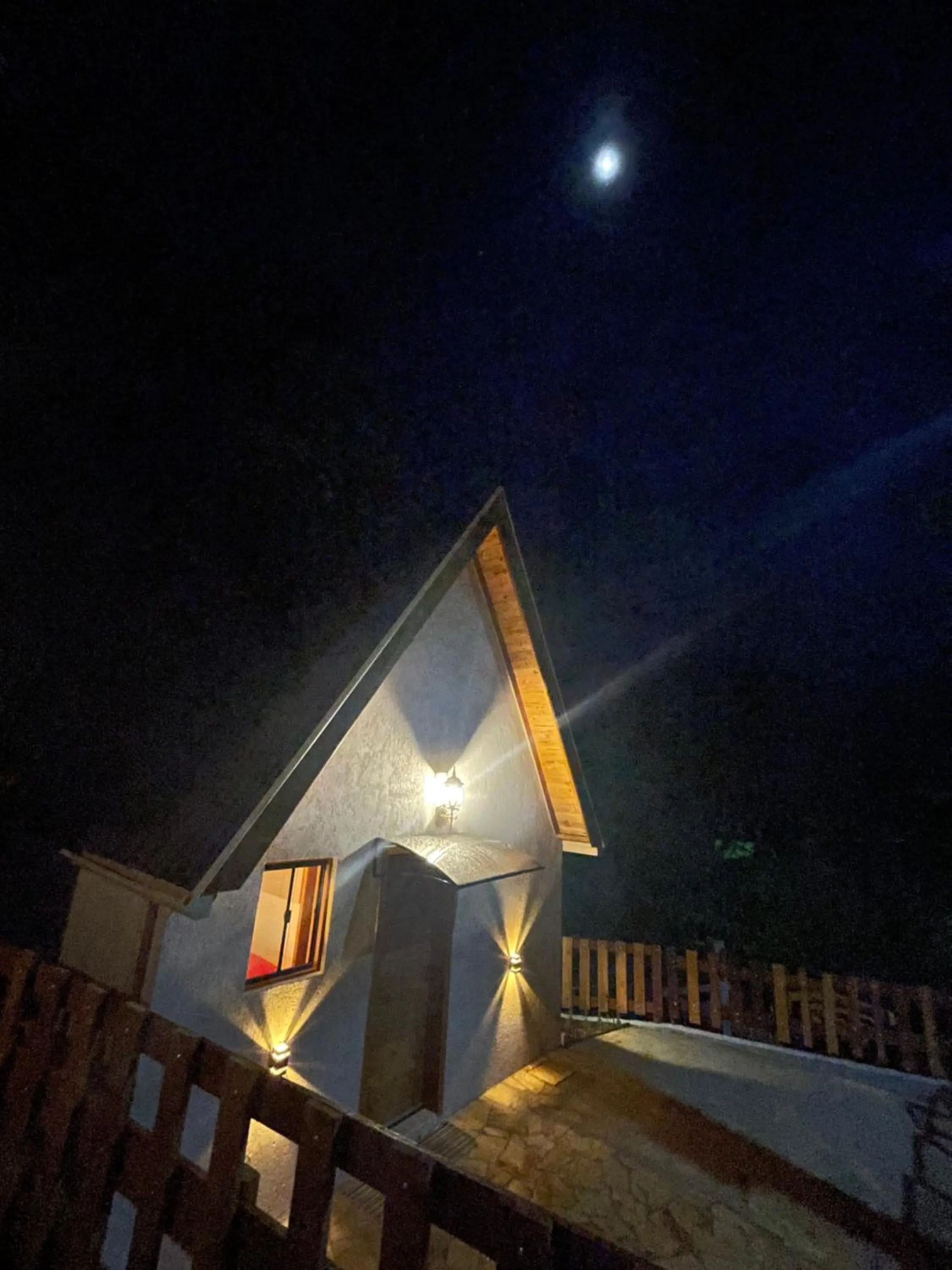 VILLA ITÁLIA CHALÉ