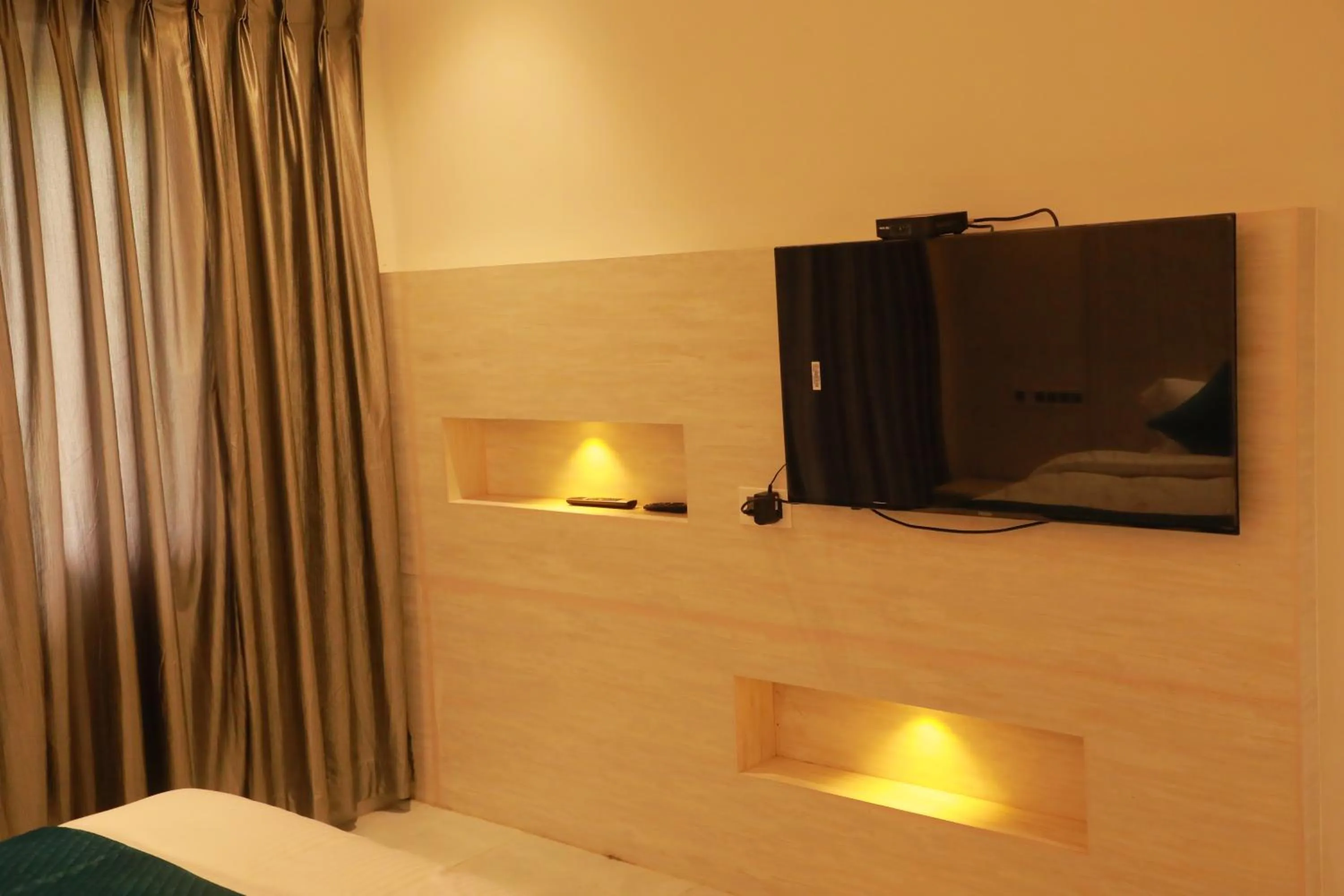 TV and multimedia, Bed in The Coral Kanyakumari