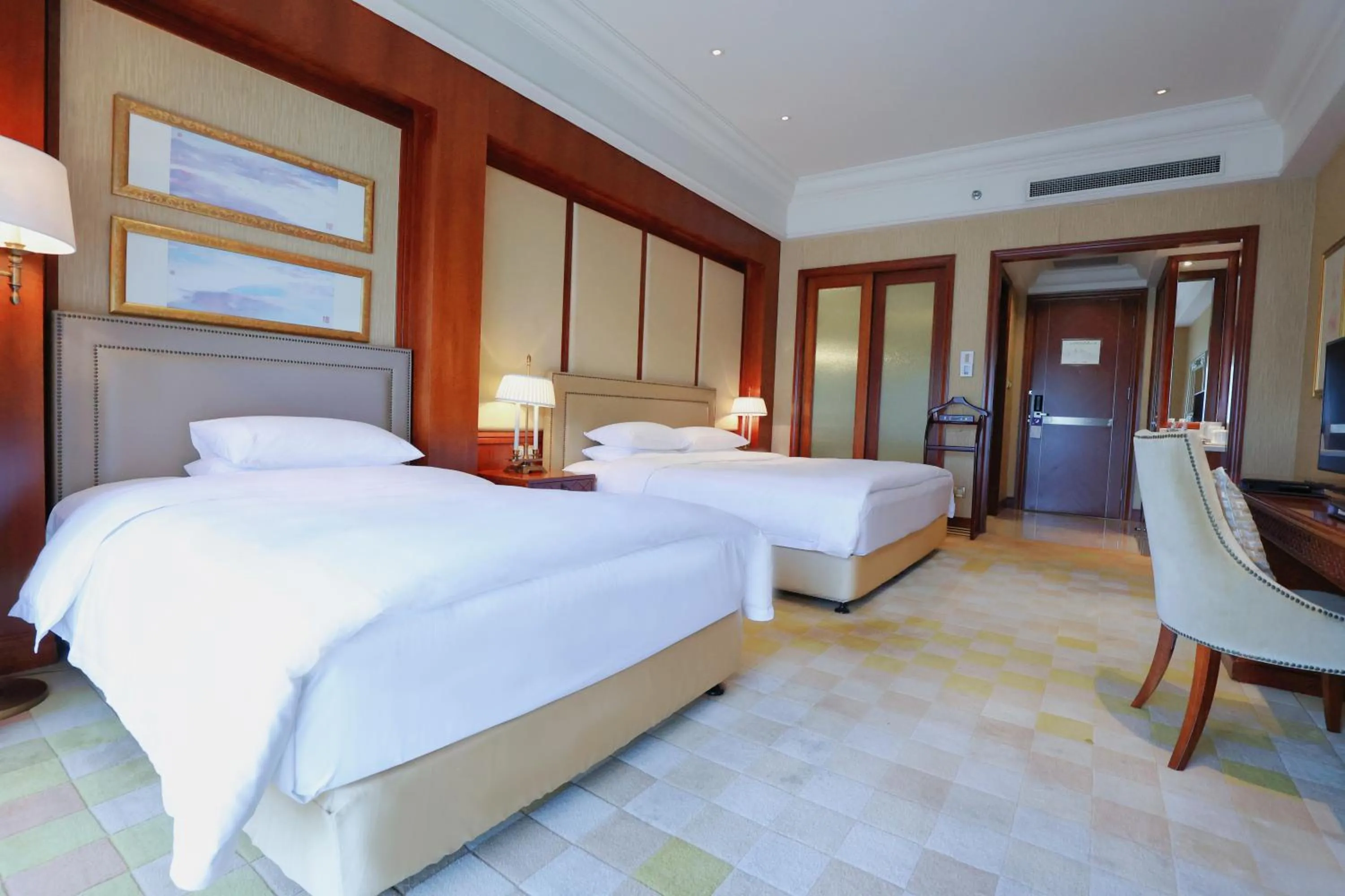 Bed in Shanghai Dongjiao State Guest Hotel