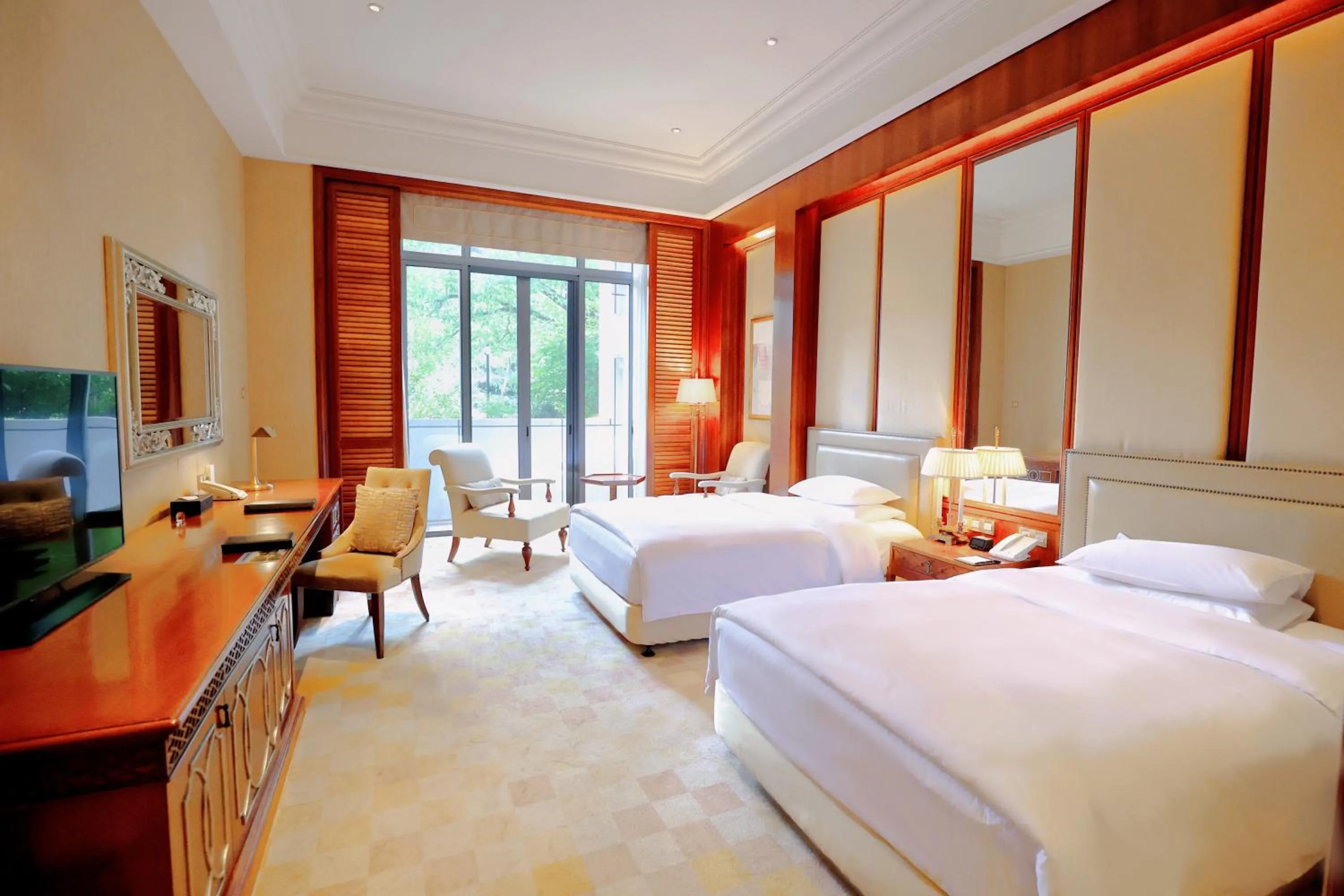 Bed in Shanghai Dongjiao State Guest Hotel