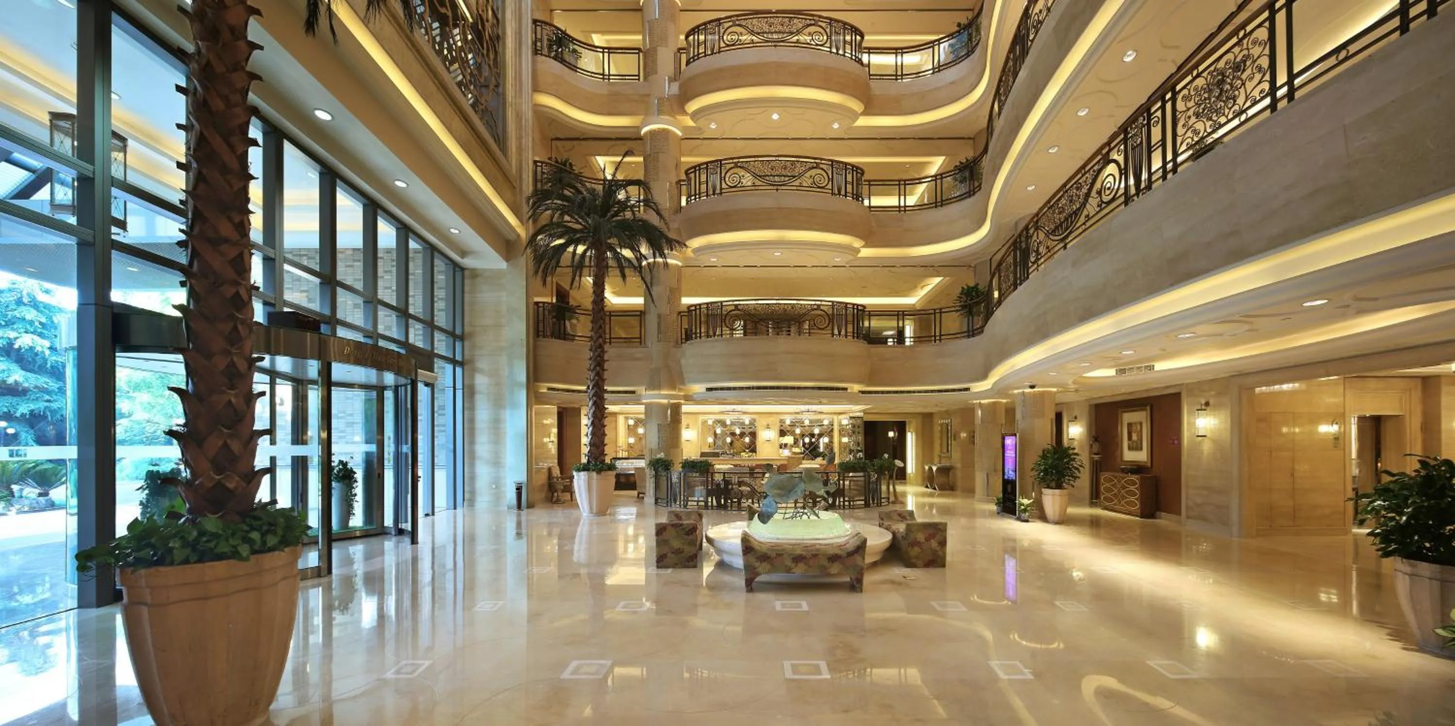 Lobby or reception in Shanghai Dongjiao State Guest Hotel