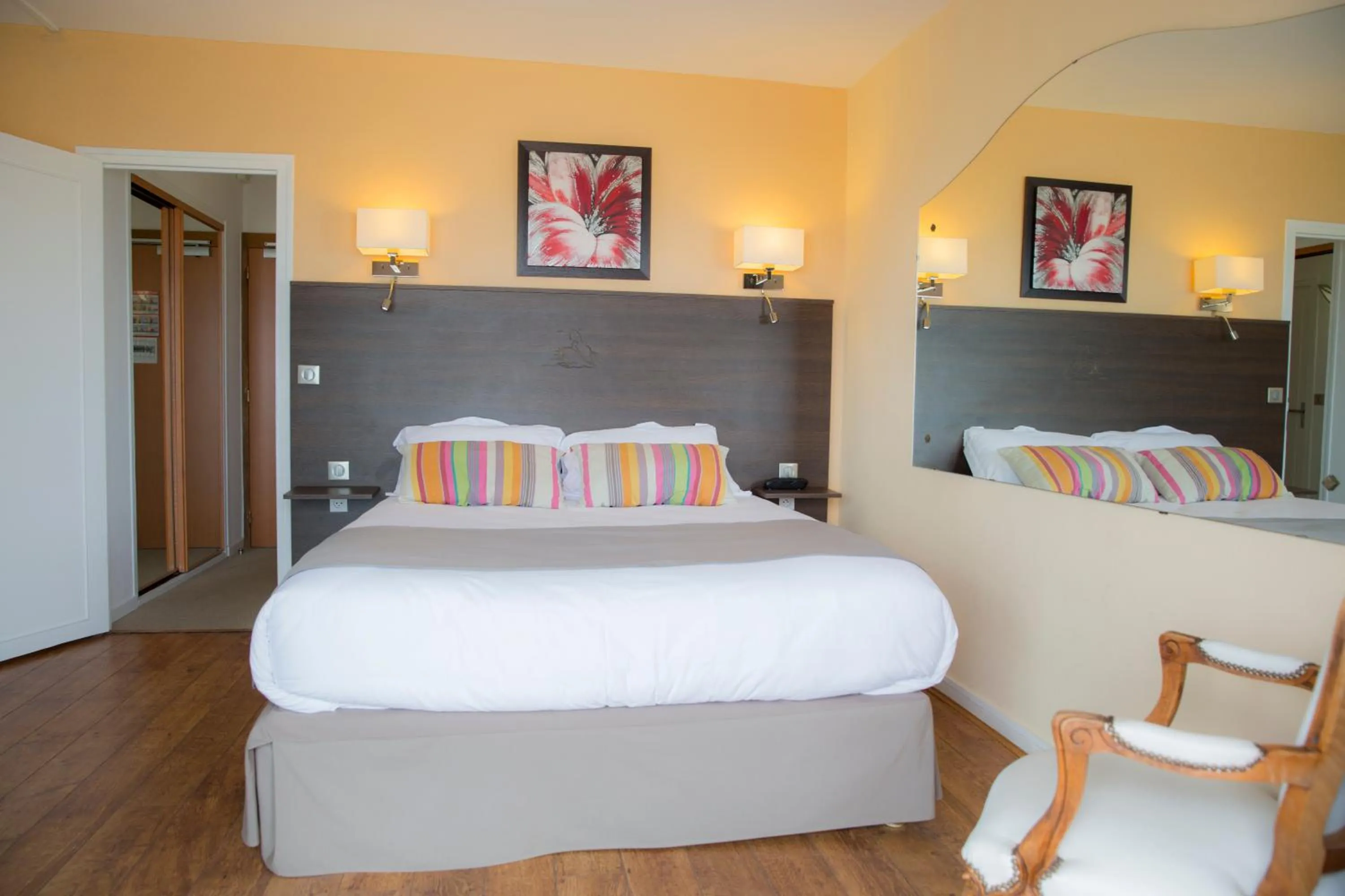 Bedroom, Bed in Arc Hôtel Sur Mer