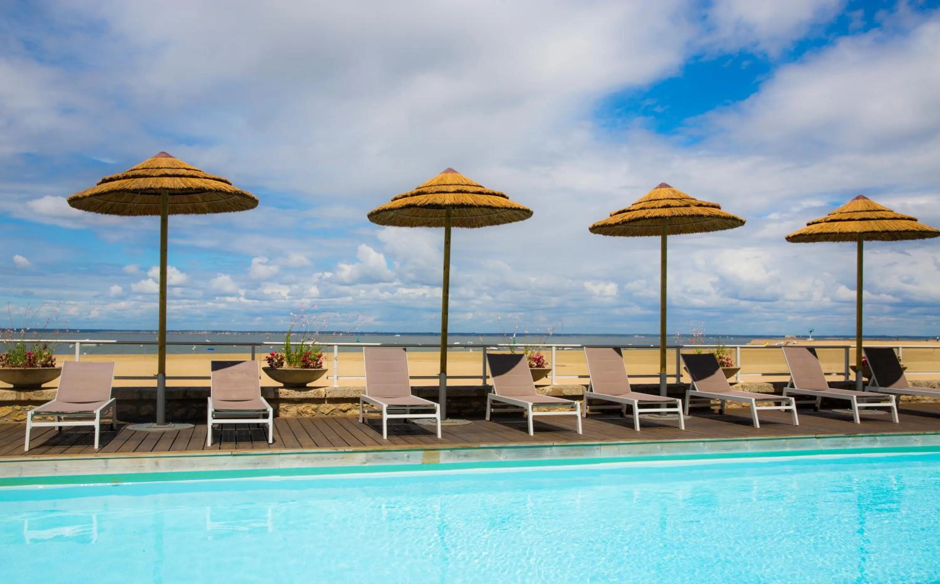 Swimming pool in Arc Hôtel Sur Mer