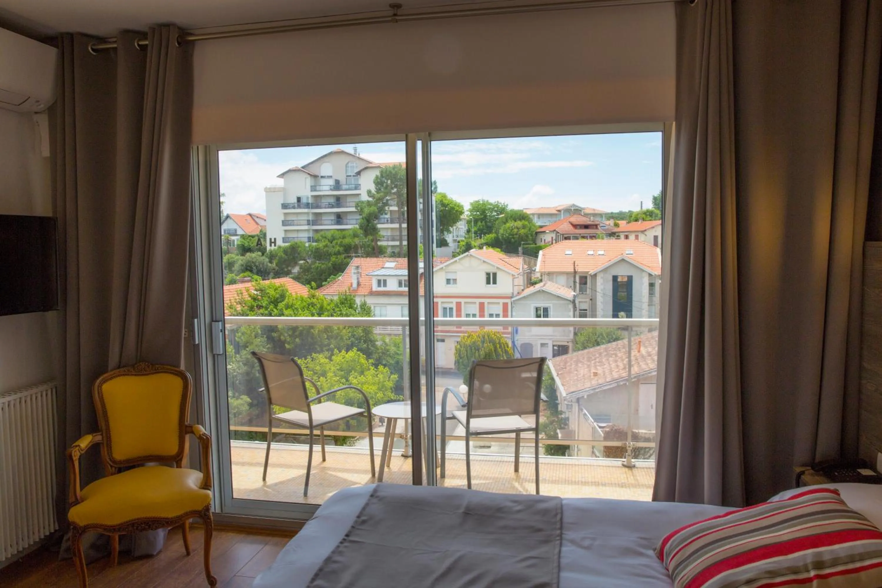 Bedroom, Bed in Arc Hôtel Sur Mer