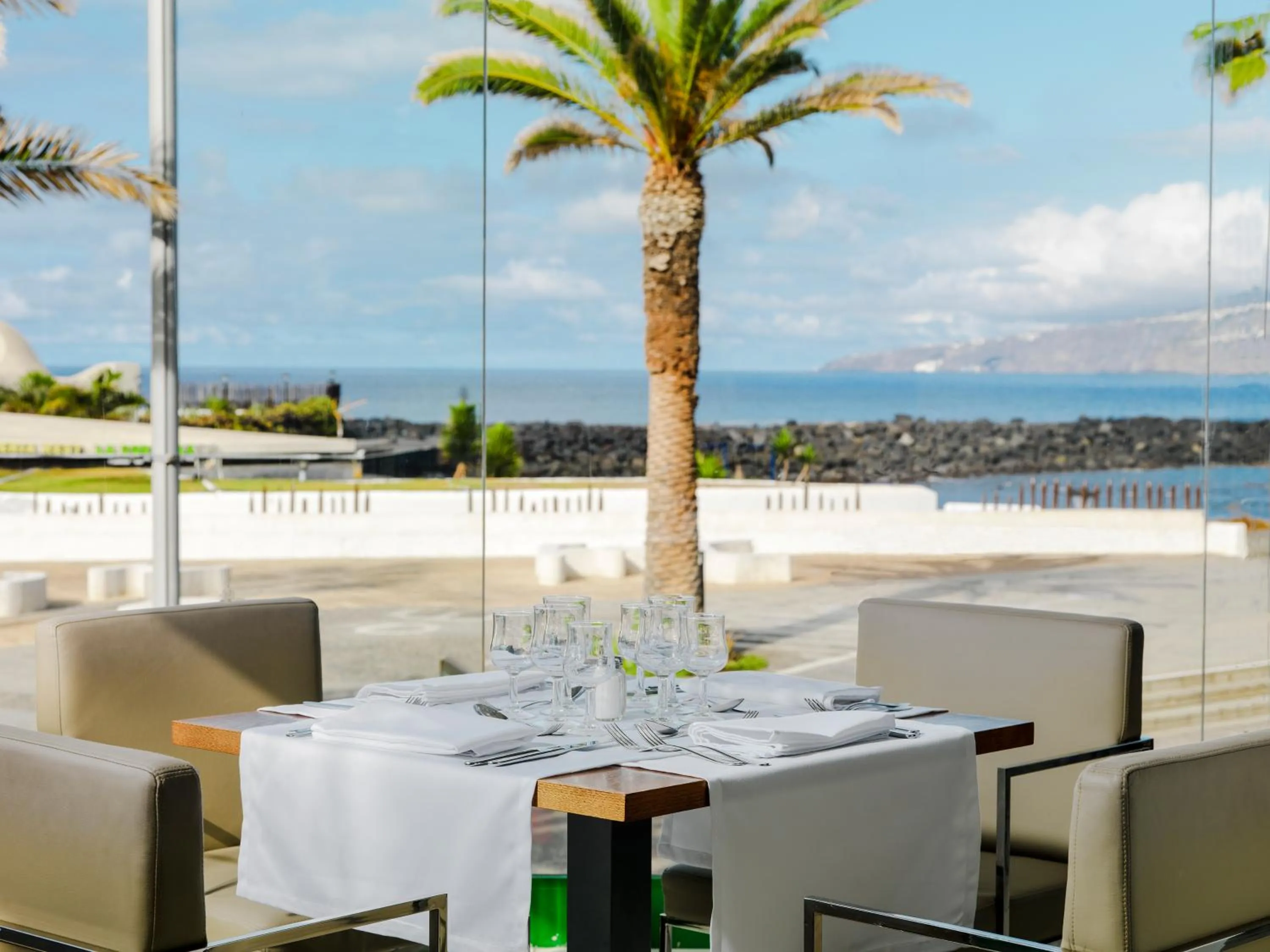 Restaurant/places to eat in H10 Tenerife Playa