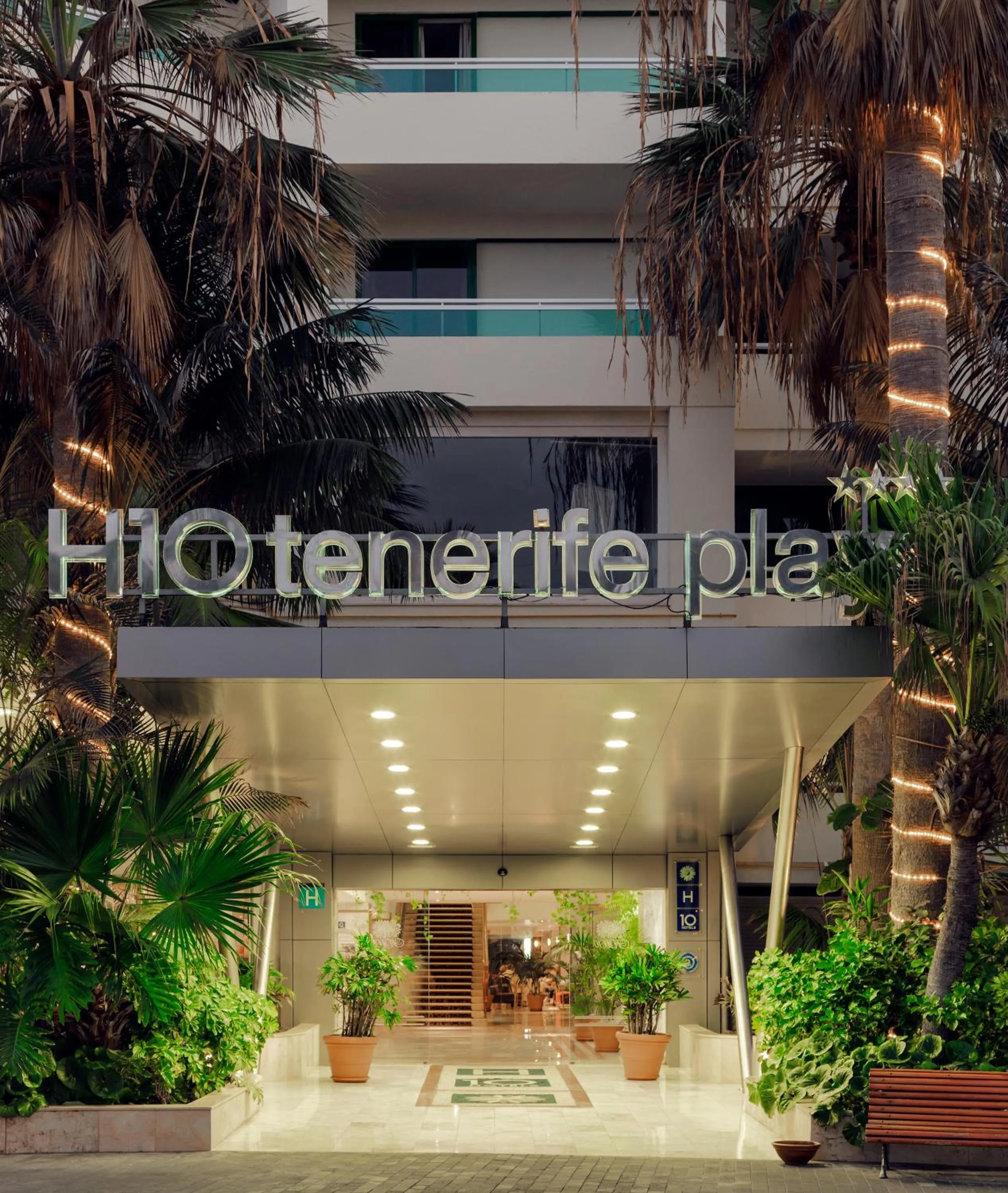Facade/entrance in H10 Tenerife Playa