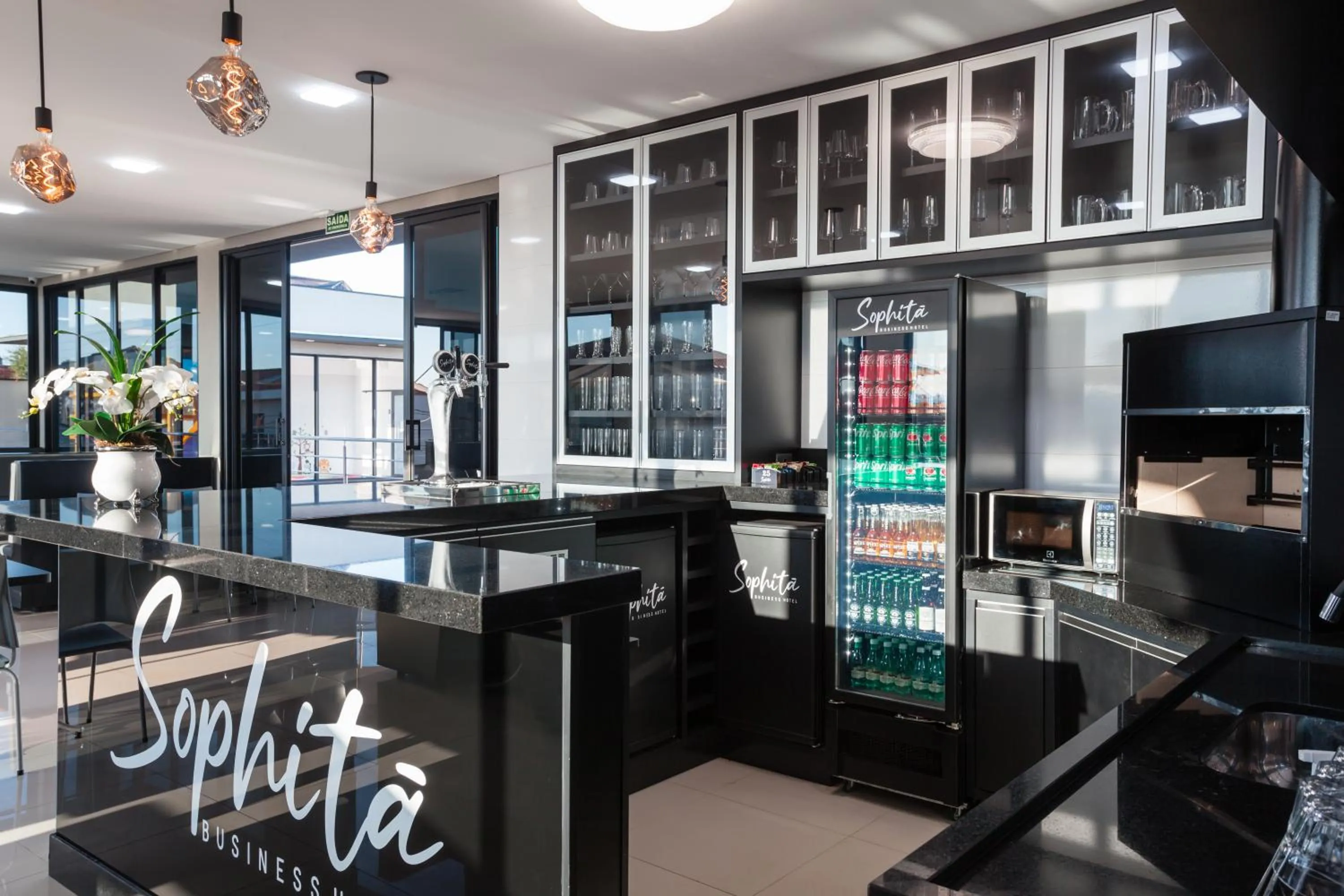 Restaurant/places to eat in Sophita Business Hotel