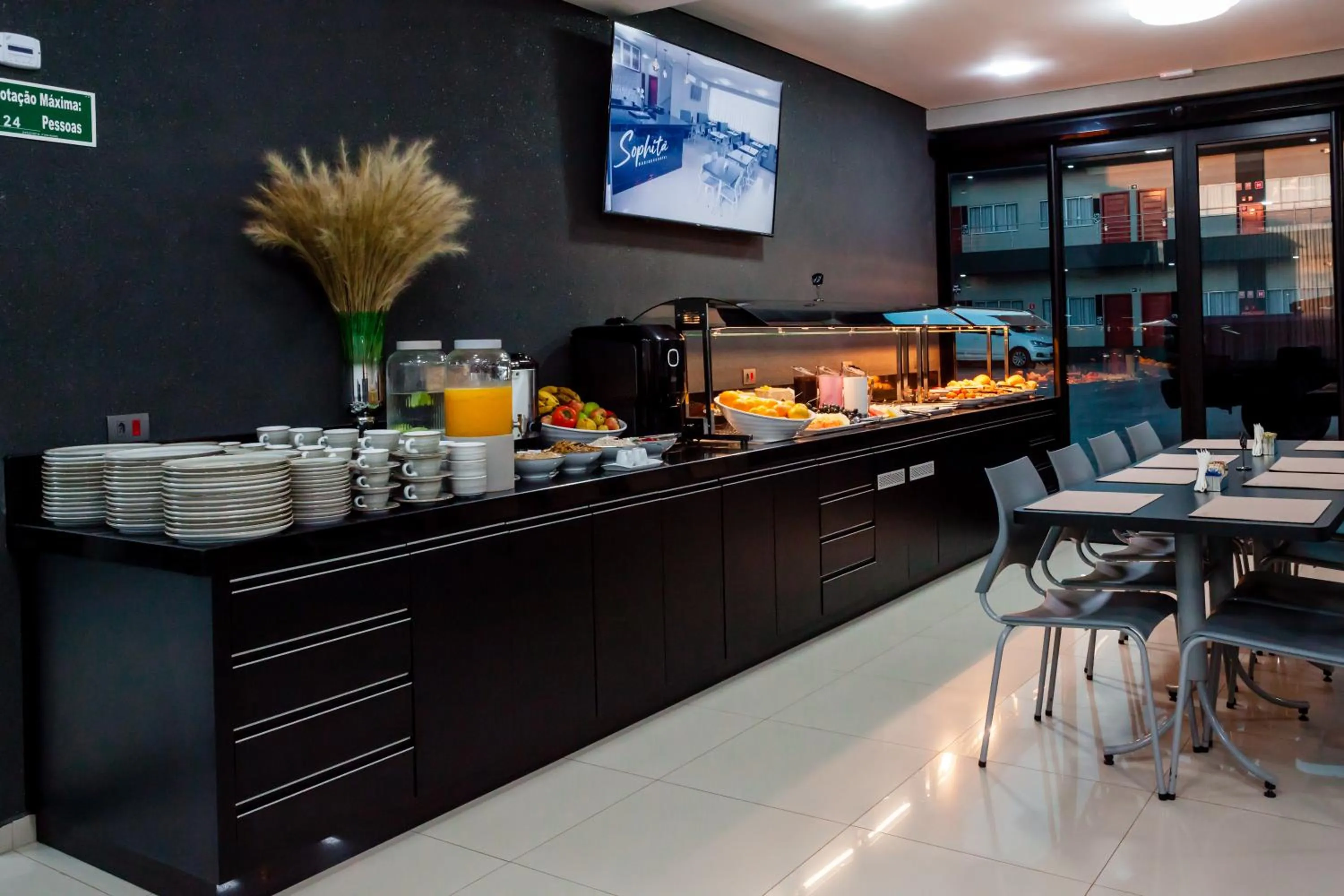 Food and drinks in Sophita Business Hotel