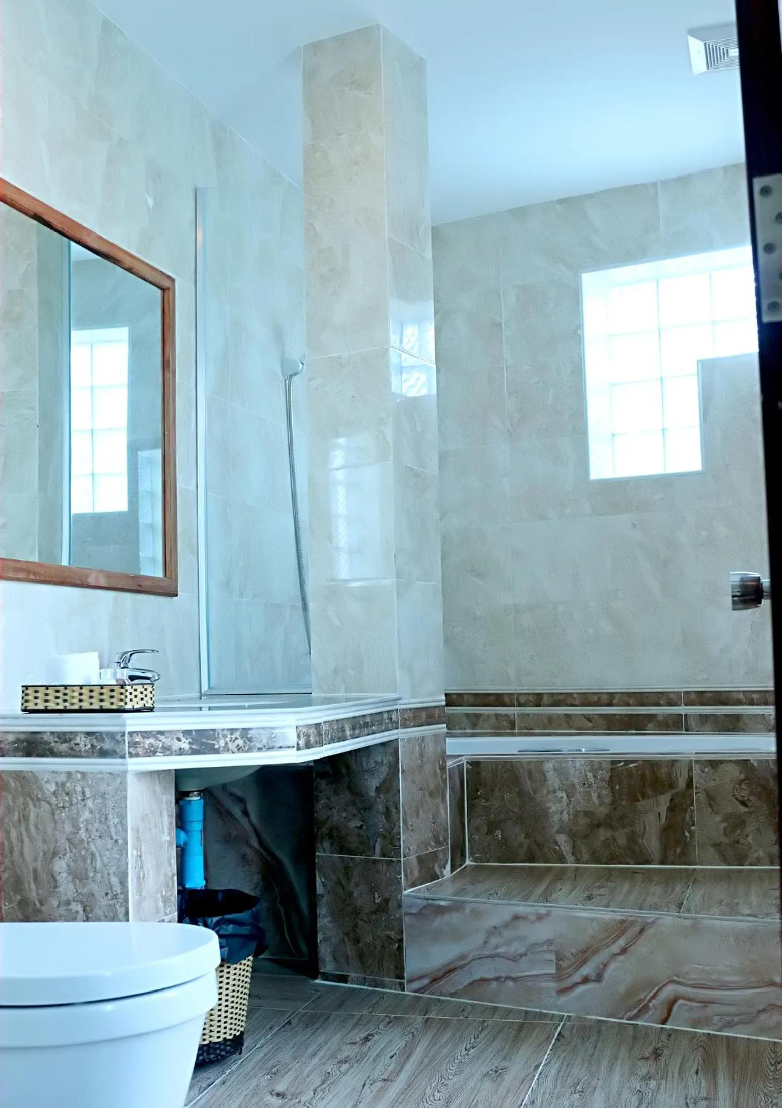 Bathroom in Angkor Comfort Hotel