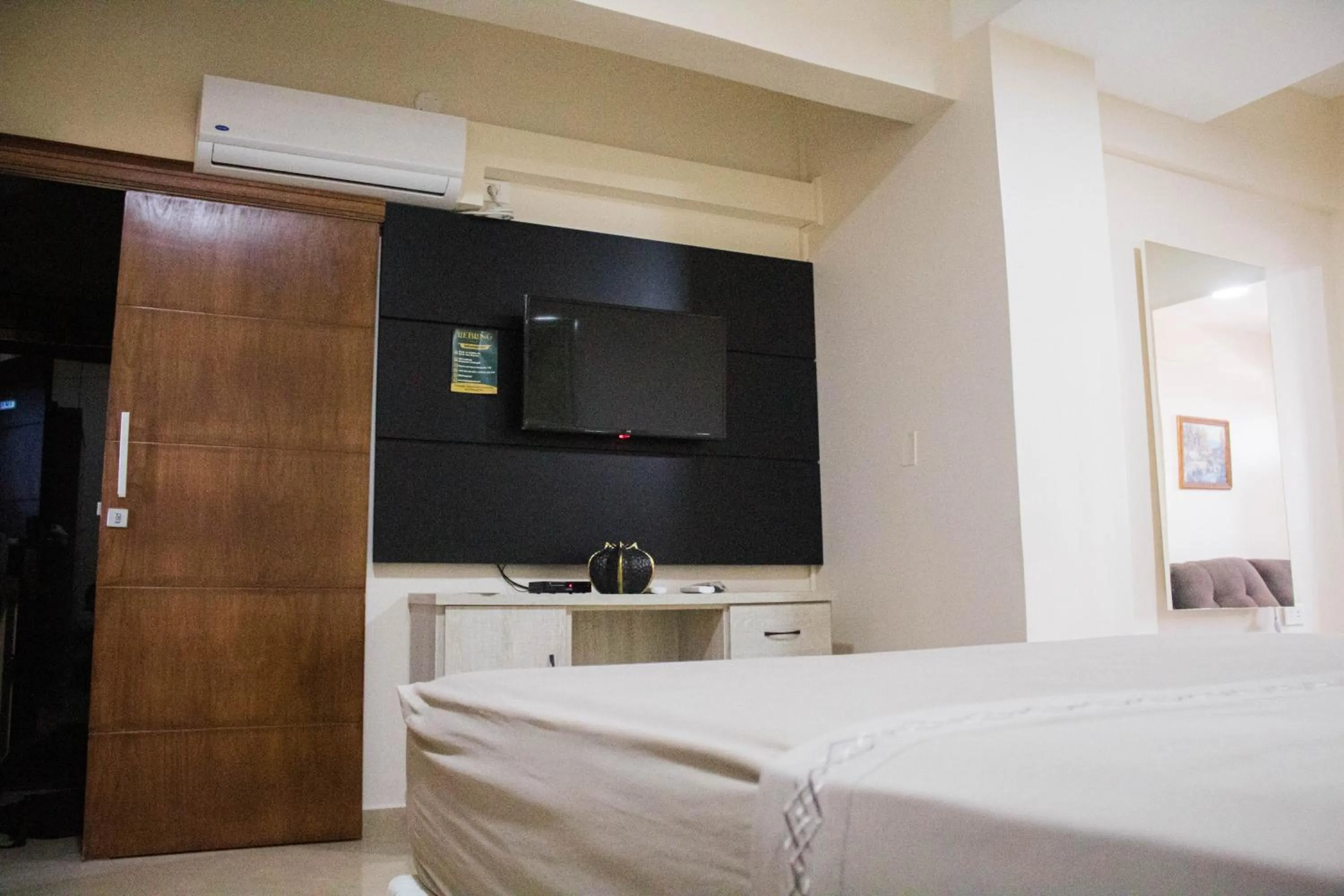 Photo of the whole room, Bed in Liebling Hotel Ciudad del Este