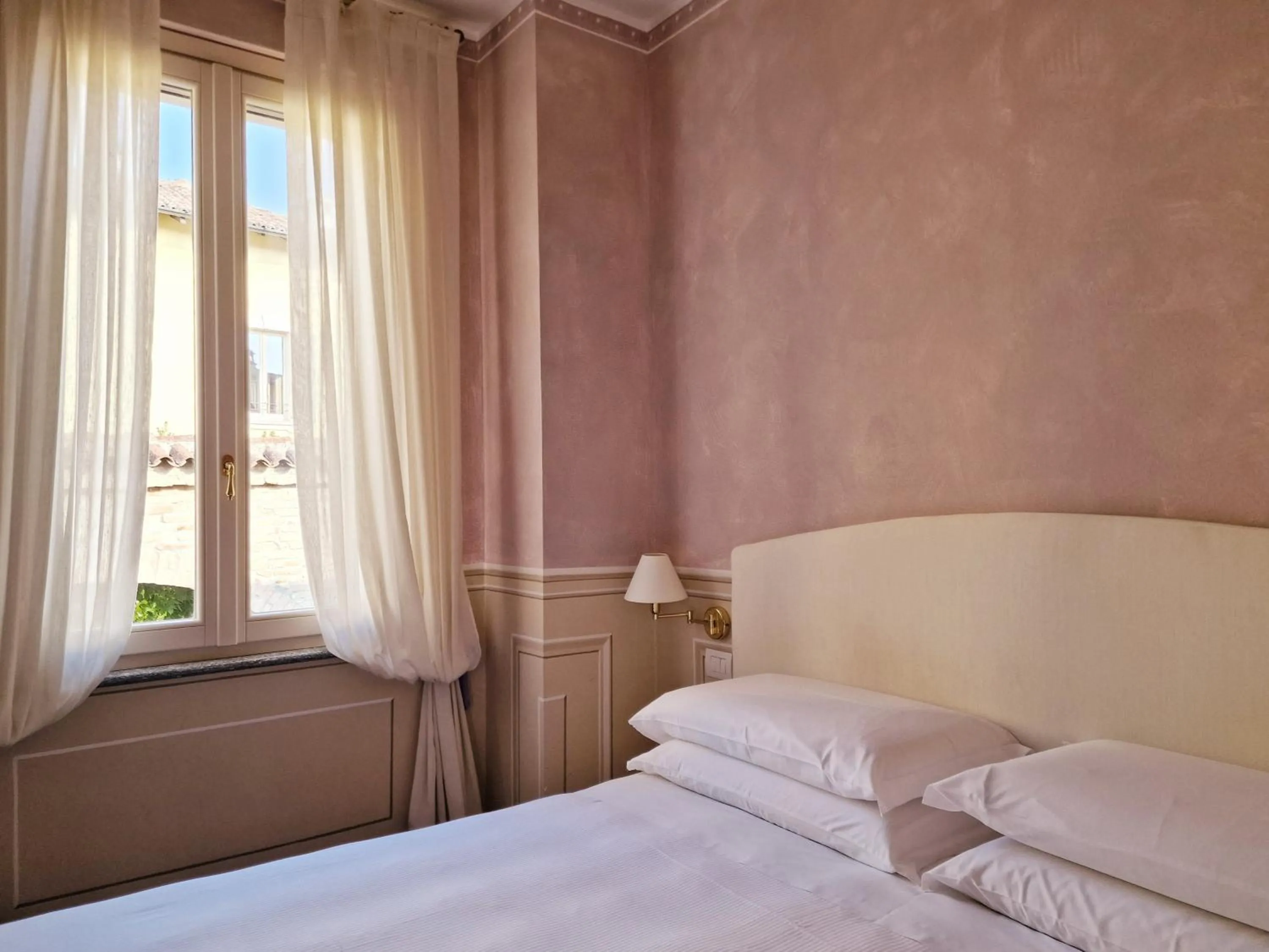 Photo of the whole room, Bed in Relais Vimercati