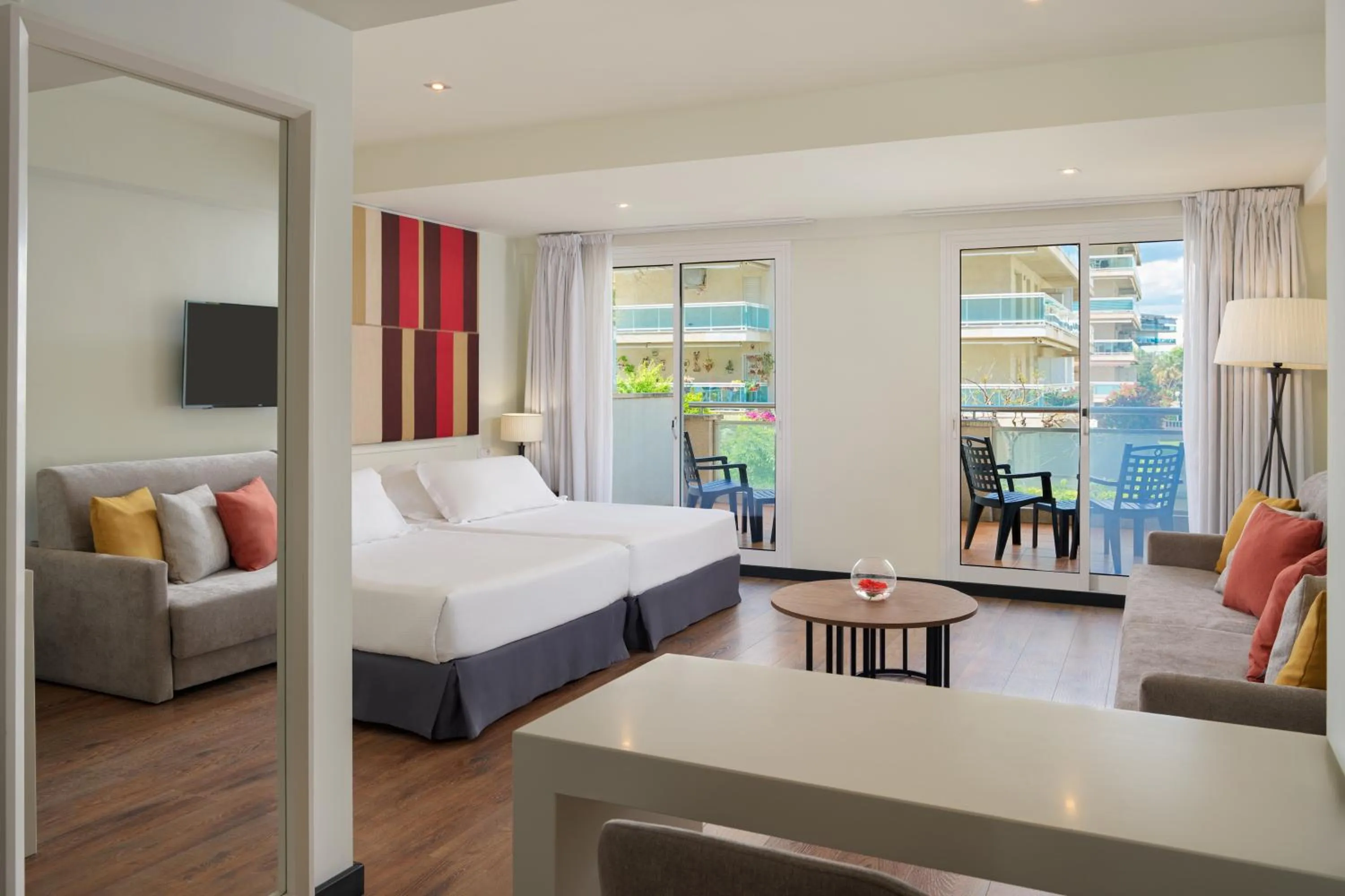 Photo of the whole room, Bed in H10 Vintage Salou - Adults Only