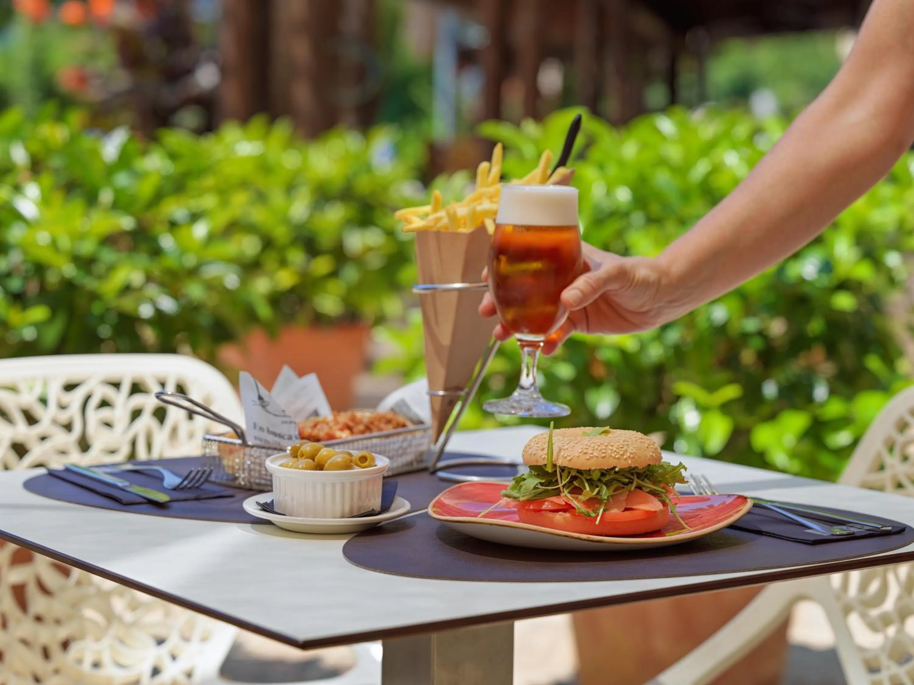 Restaurant/places to eat in H10 Vintage Salou - Adults Only