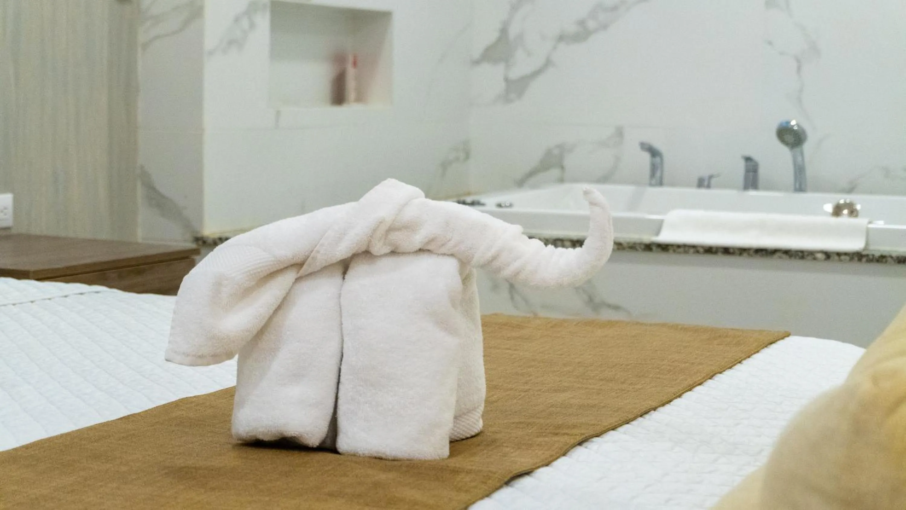 Bedroom, Bed in Hotel Cayuga