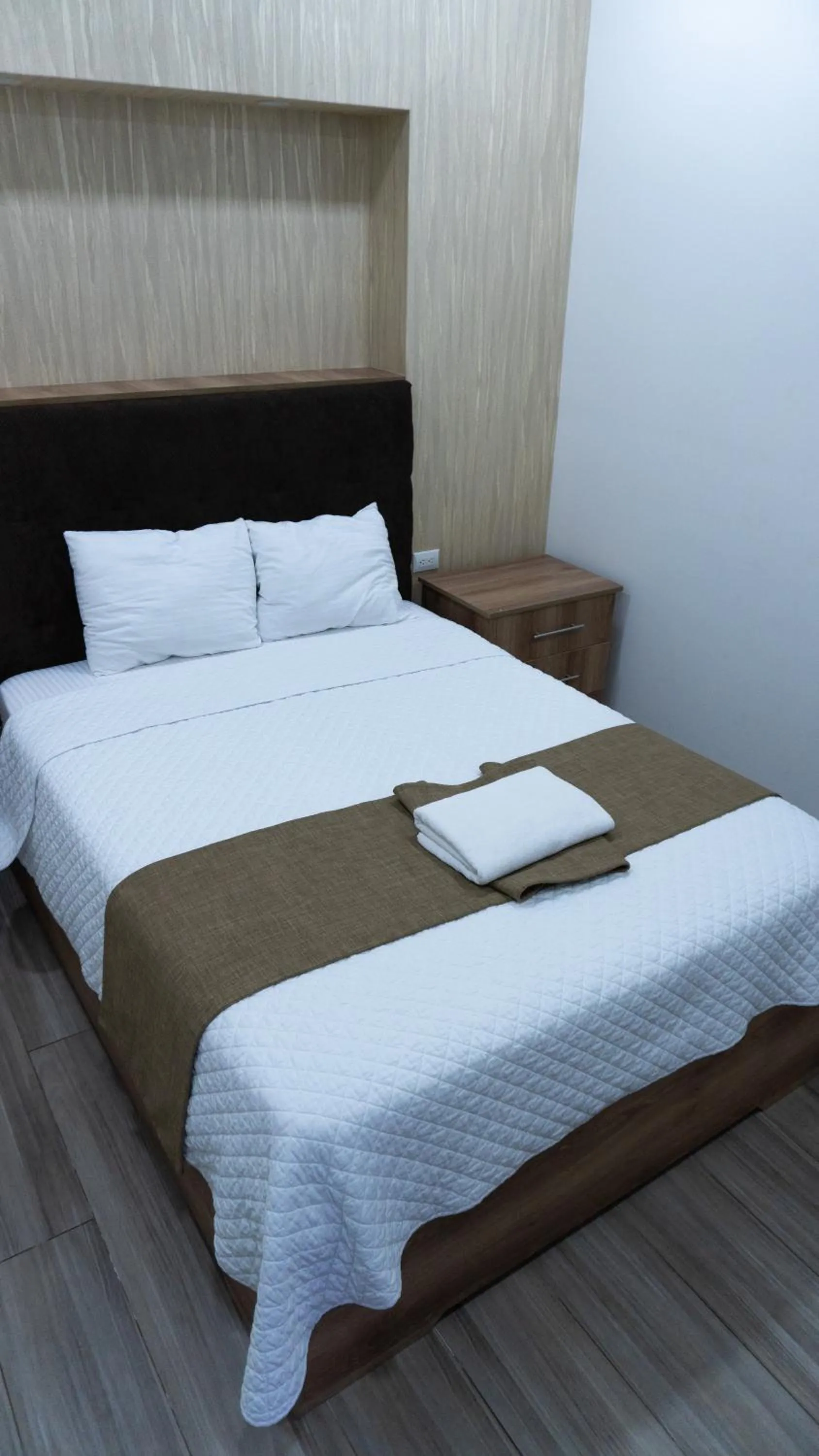 Bedroom, Bed in Hotel Cayuga